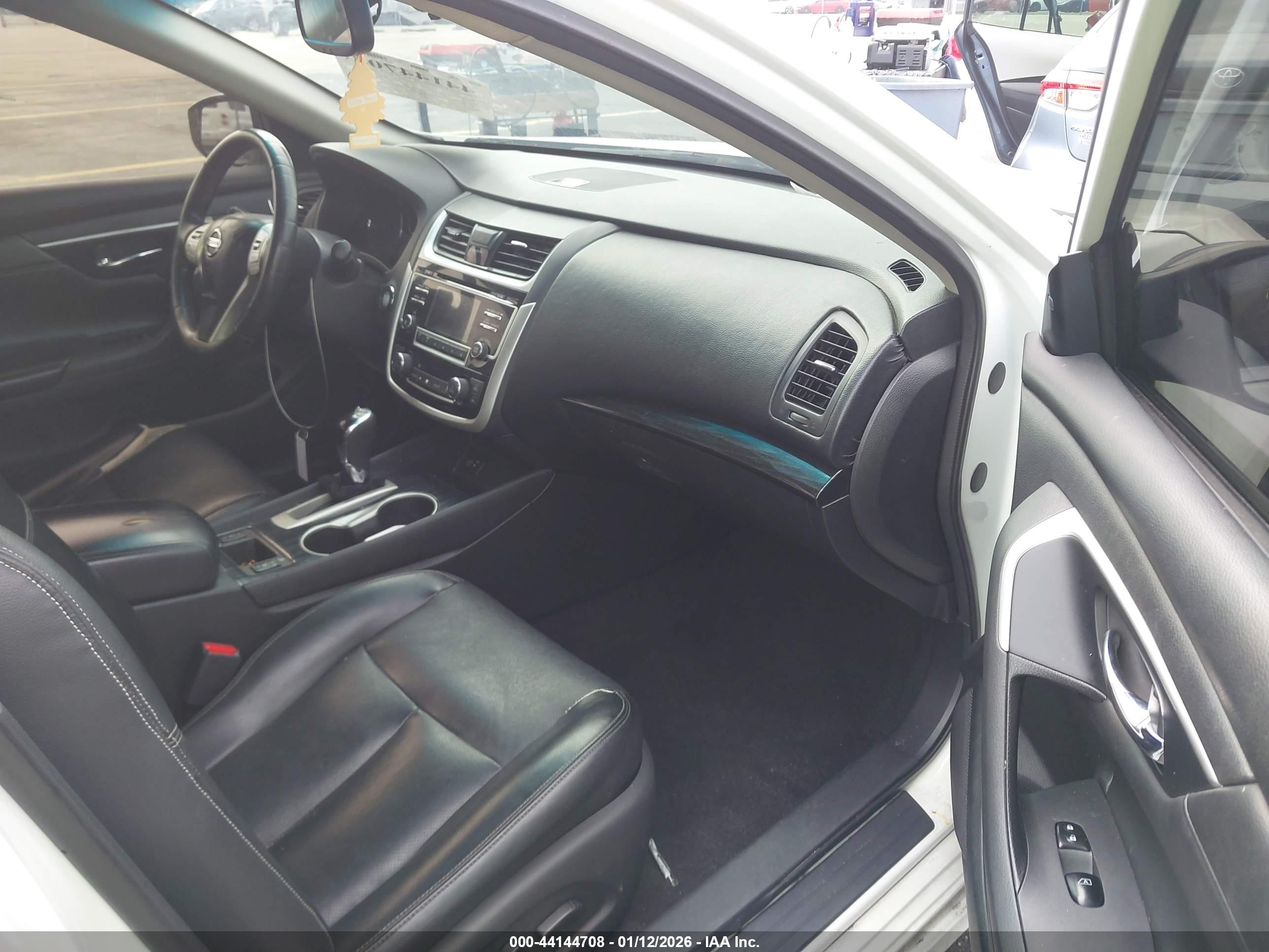 NISSAN ALTIMA image 5