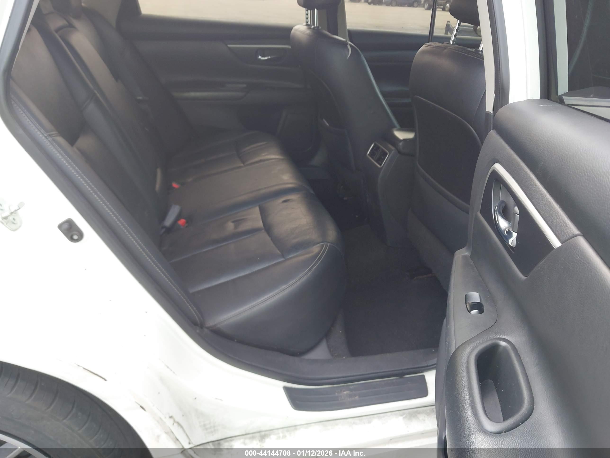 NISSAN ALTIMA image 8