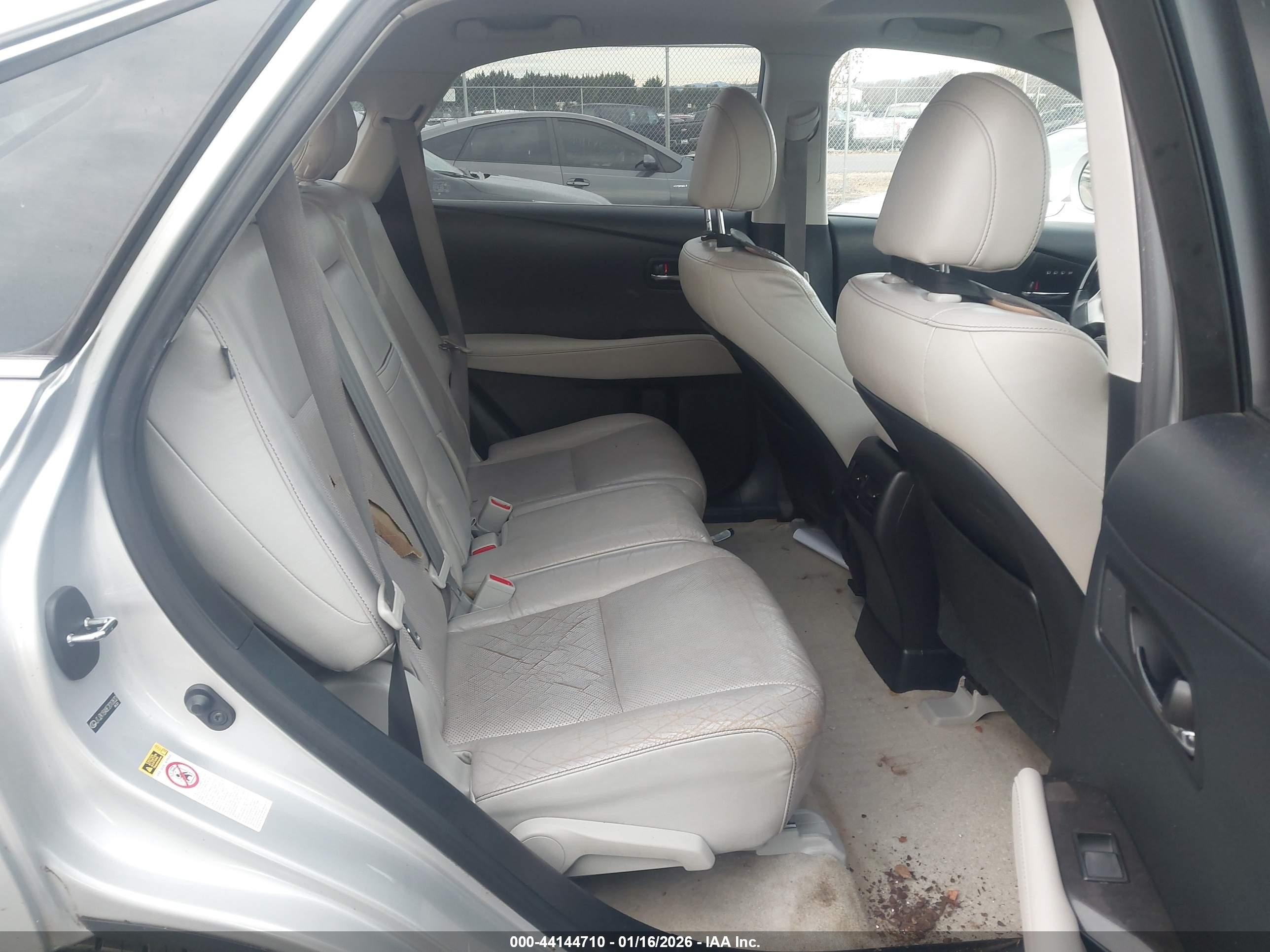 LEXUS RX image 8