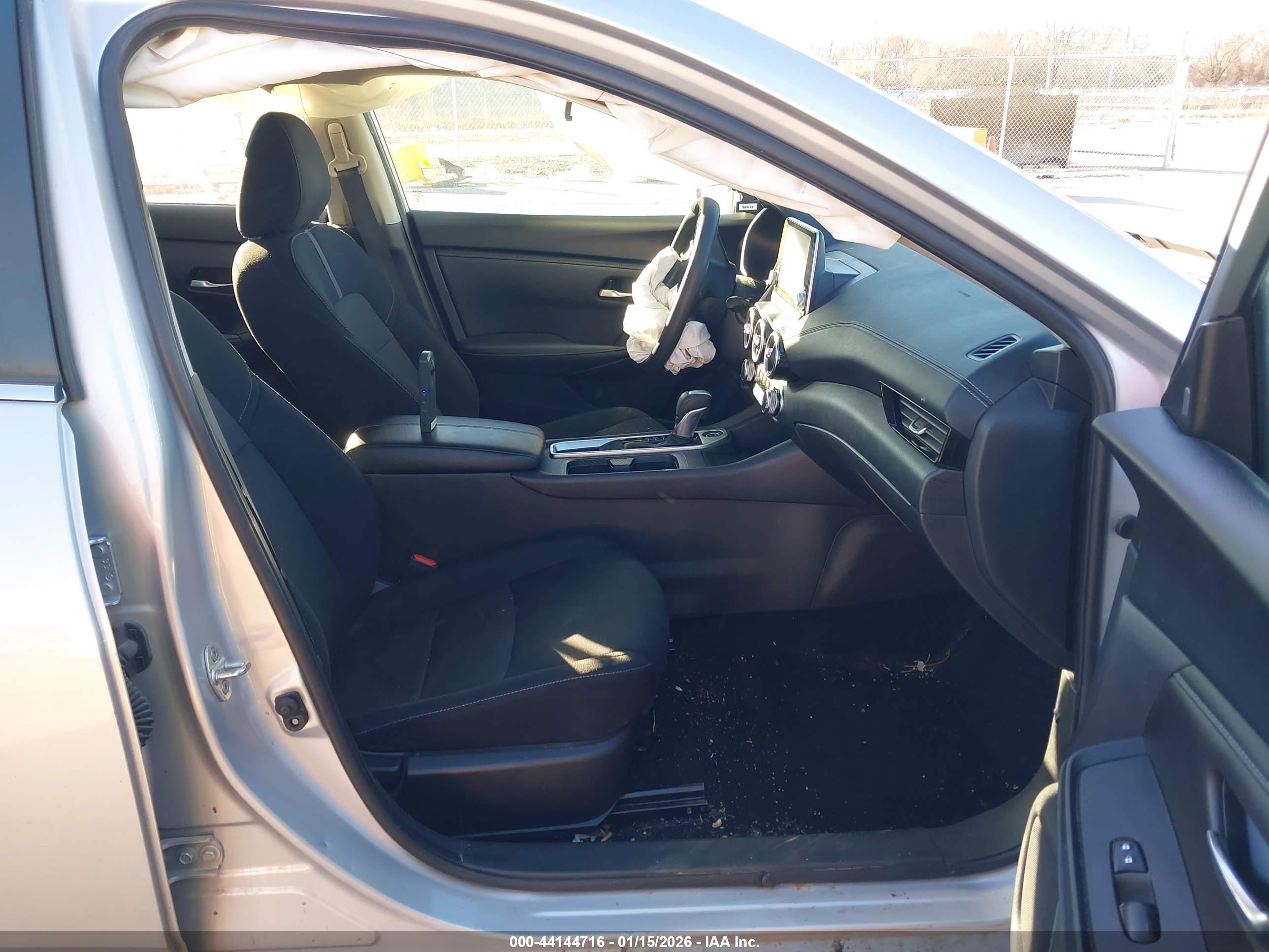 NISSAN SENTRA image 5