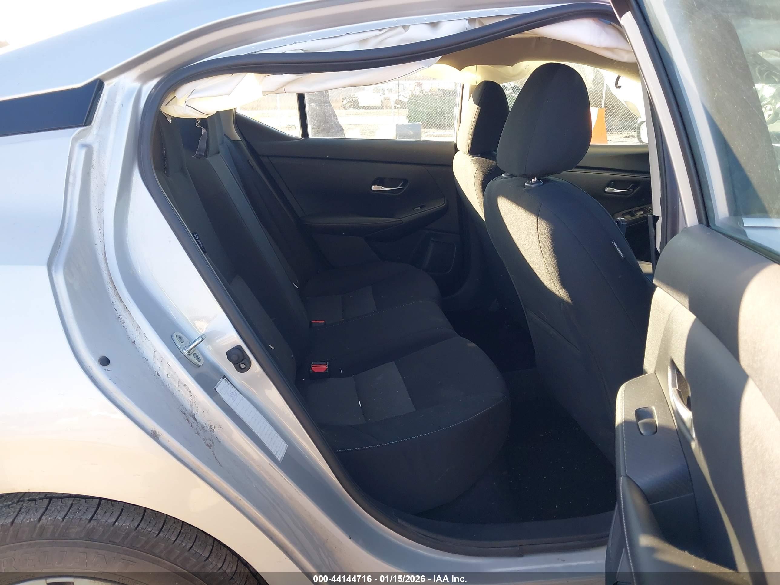 NISSAN SENTRA image 8