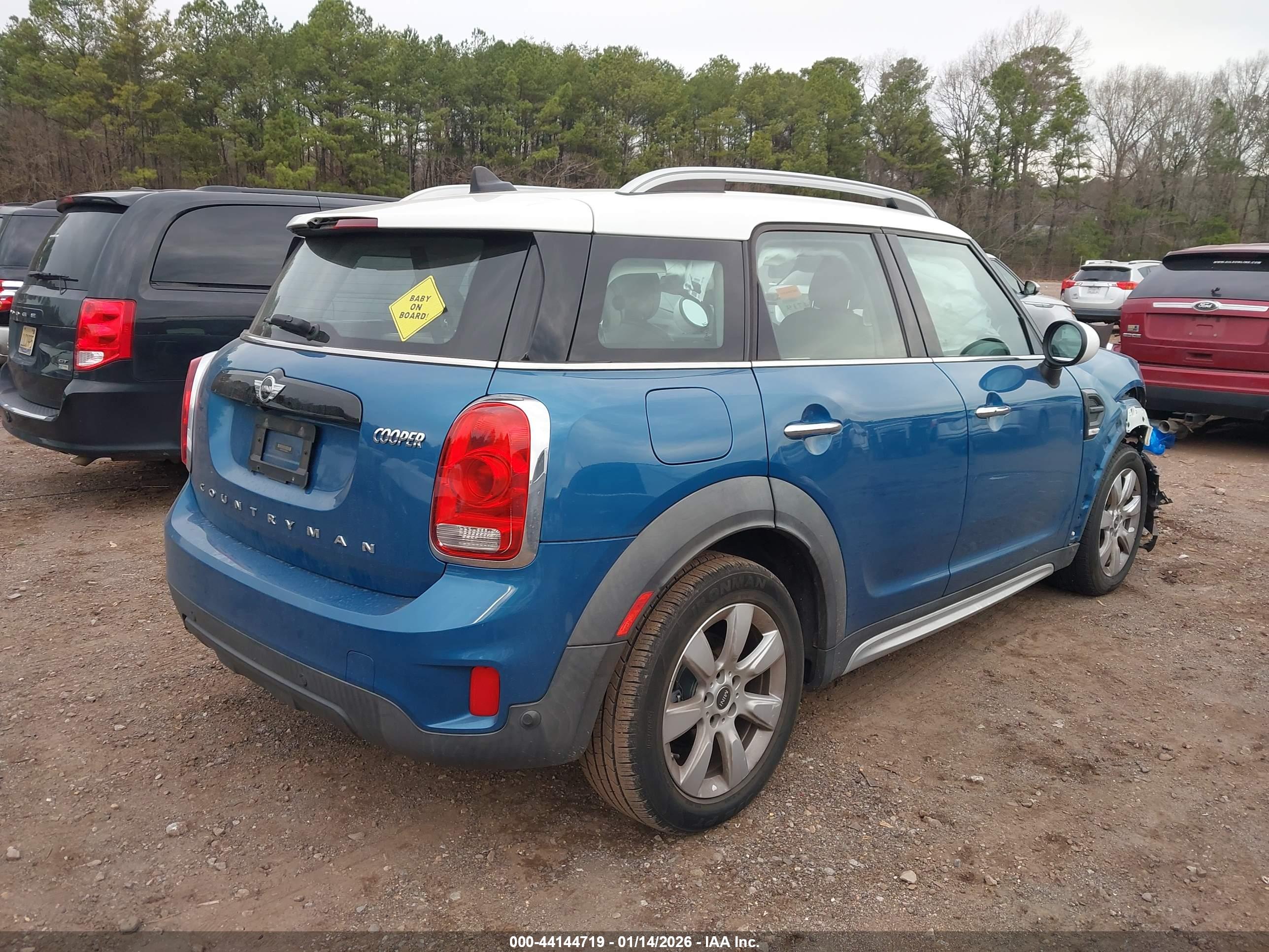 MINI COUNTRYMAN image 4