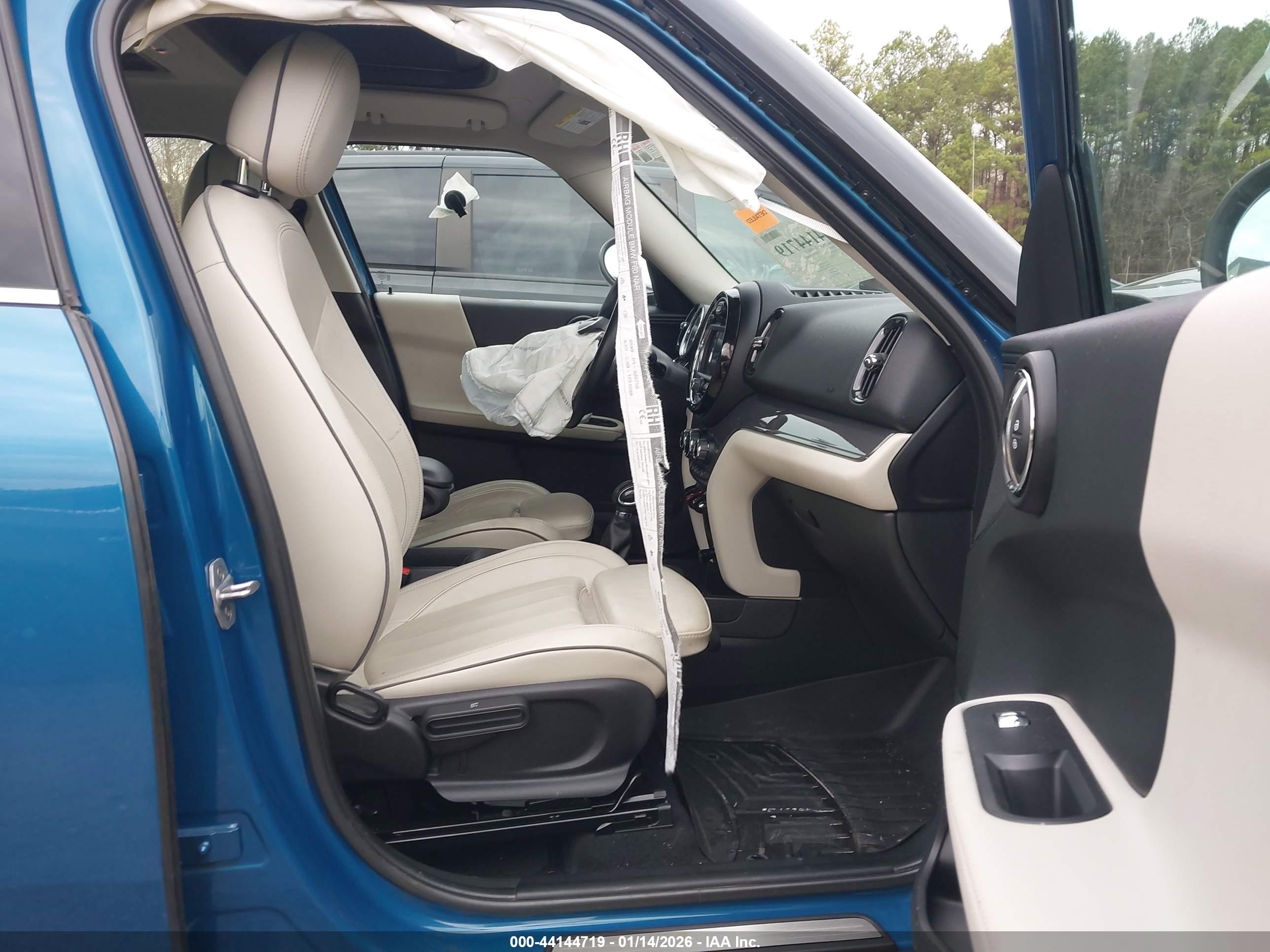 MINI COUNTRYMAN image 5