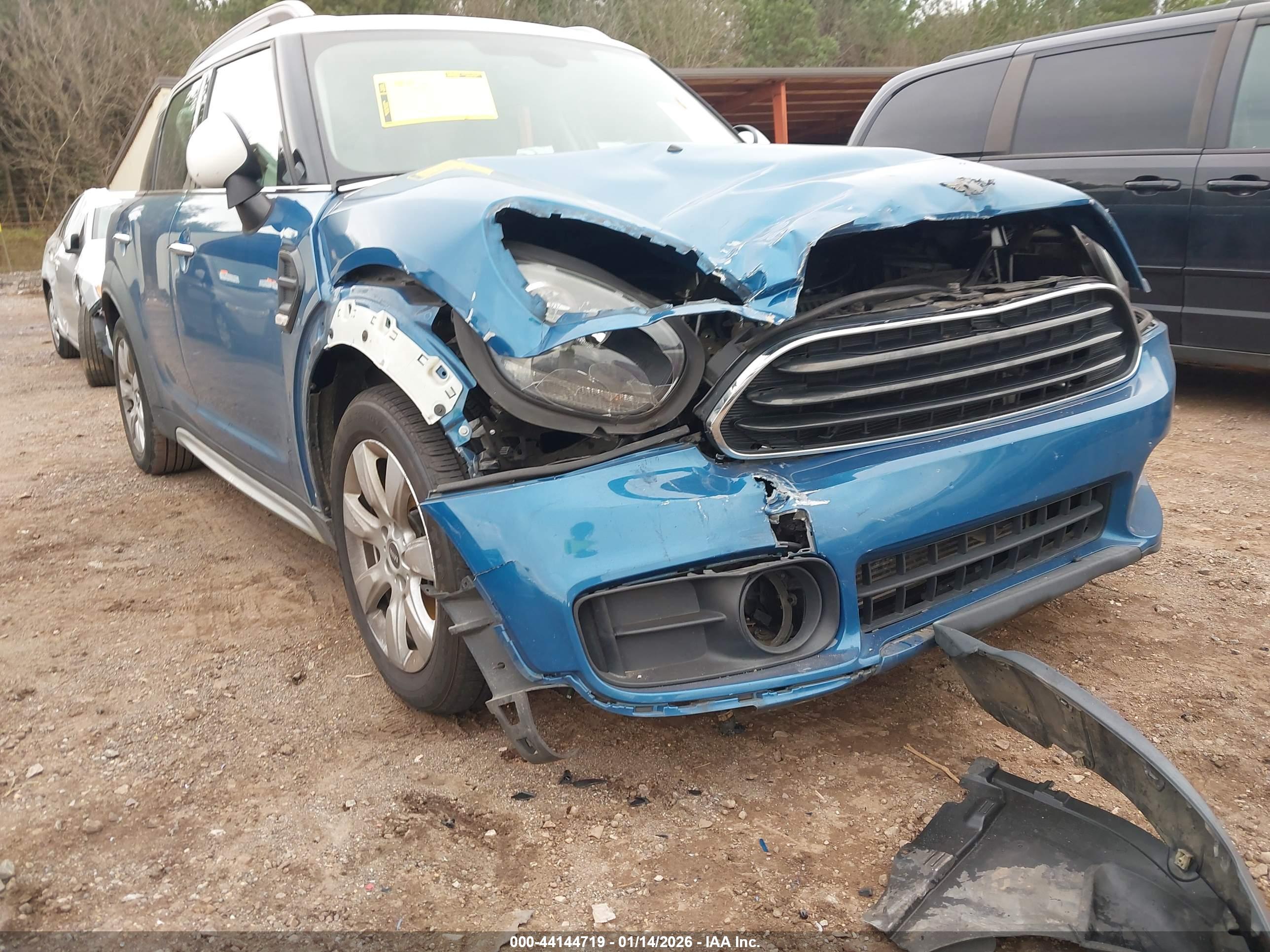 MINI COUNTRYMAN image 6
