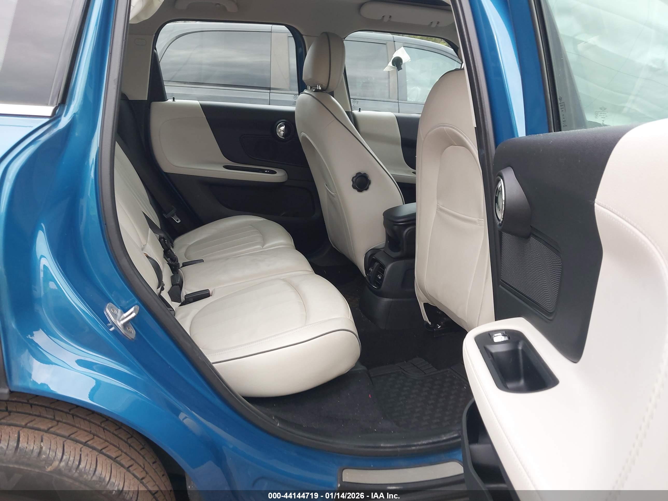 MINI COUNTRYMAN image 8