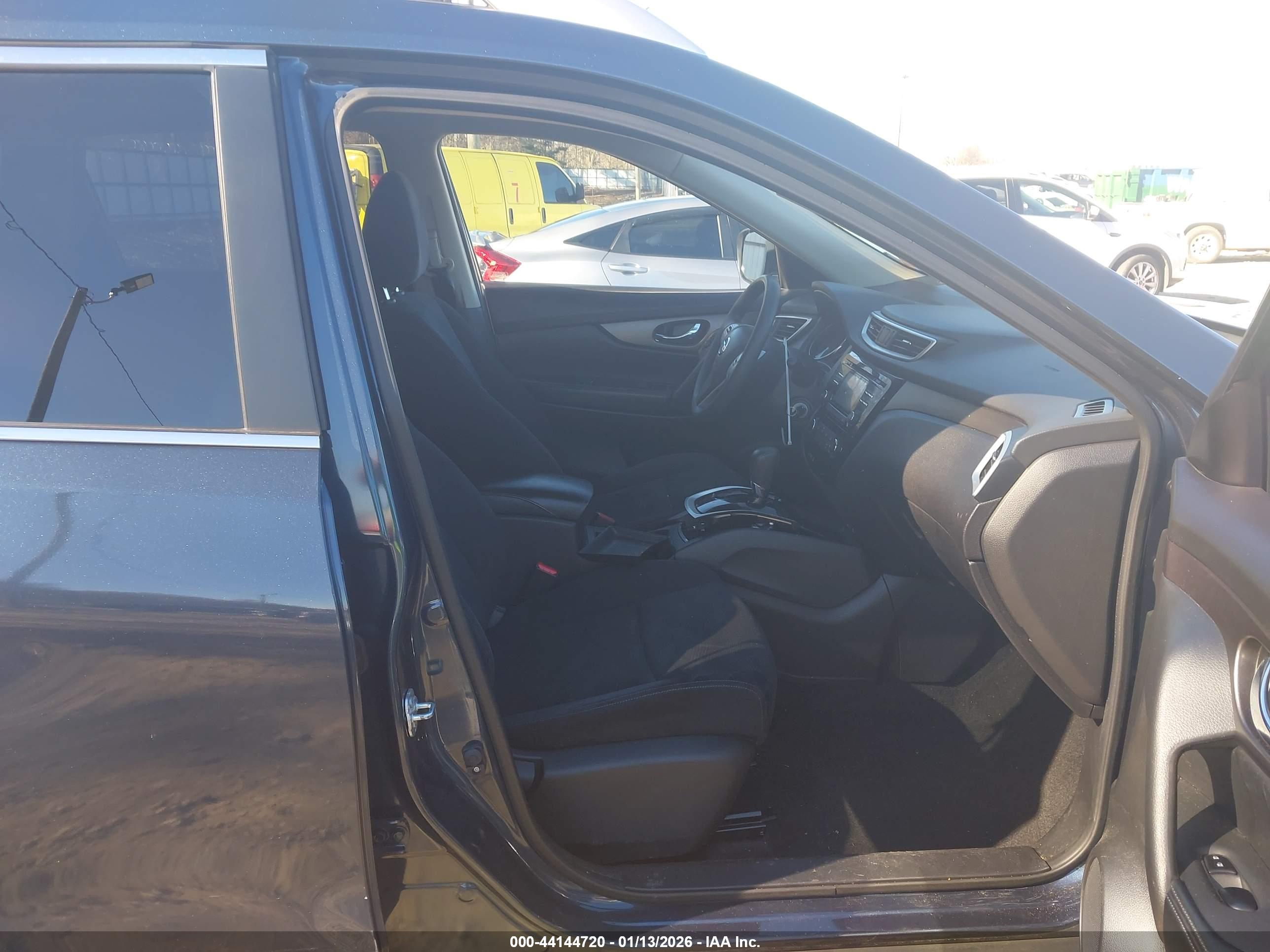 NISSAN ROGUE image 5