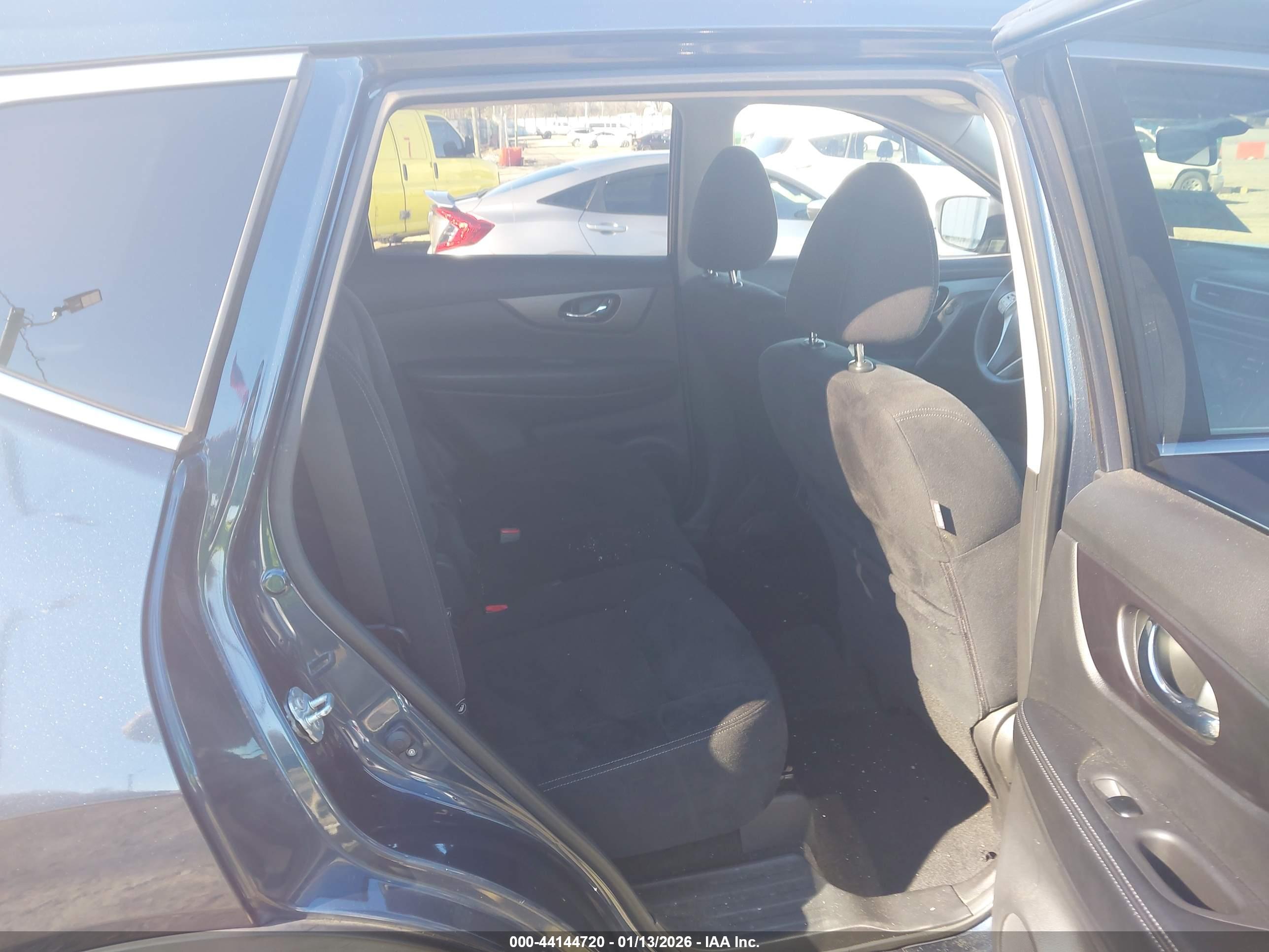 NISSAN ROGUE image 8