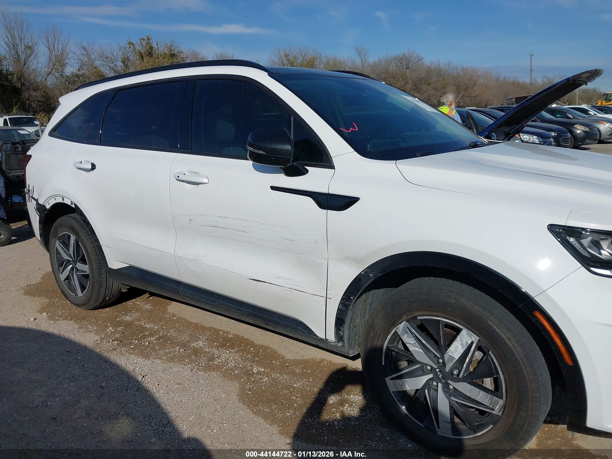 KIA SORENTO image 6