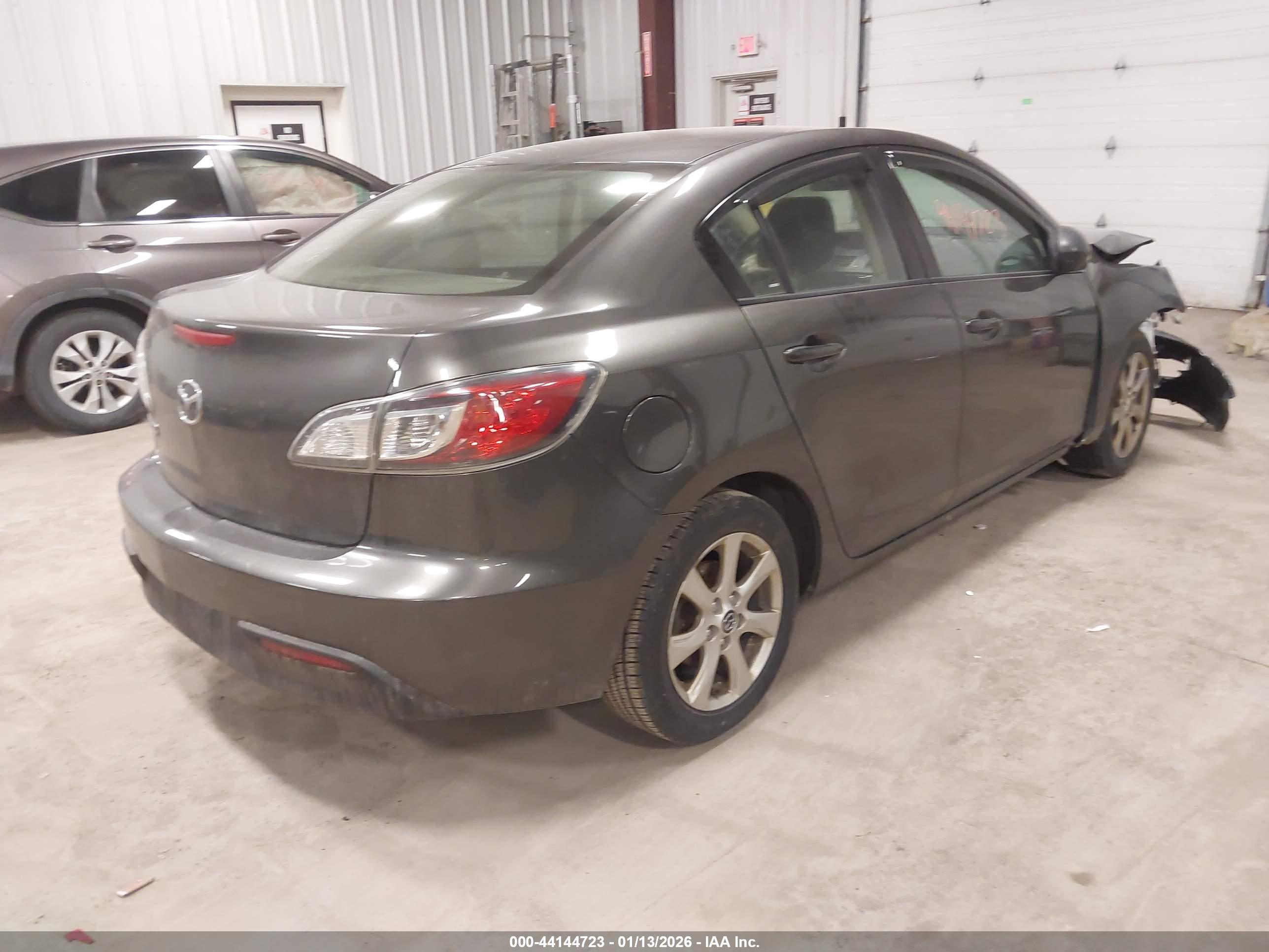 MAZDA MAZDA3 image 4