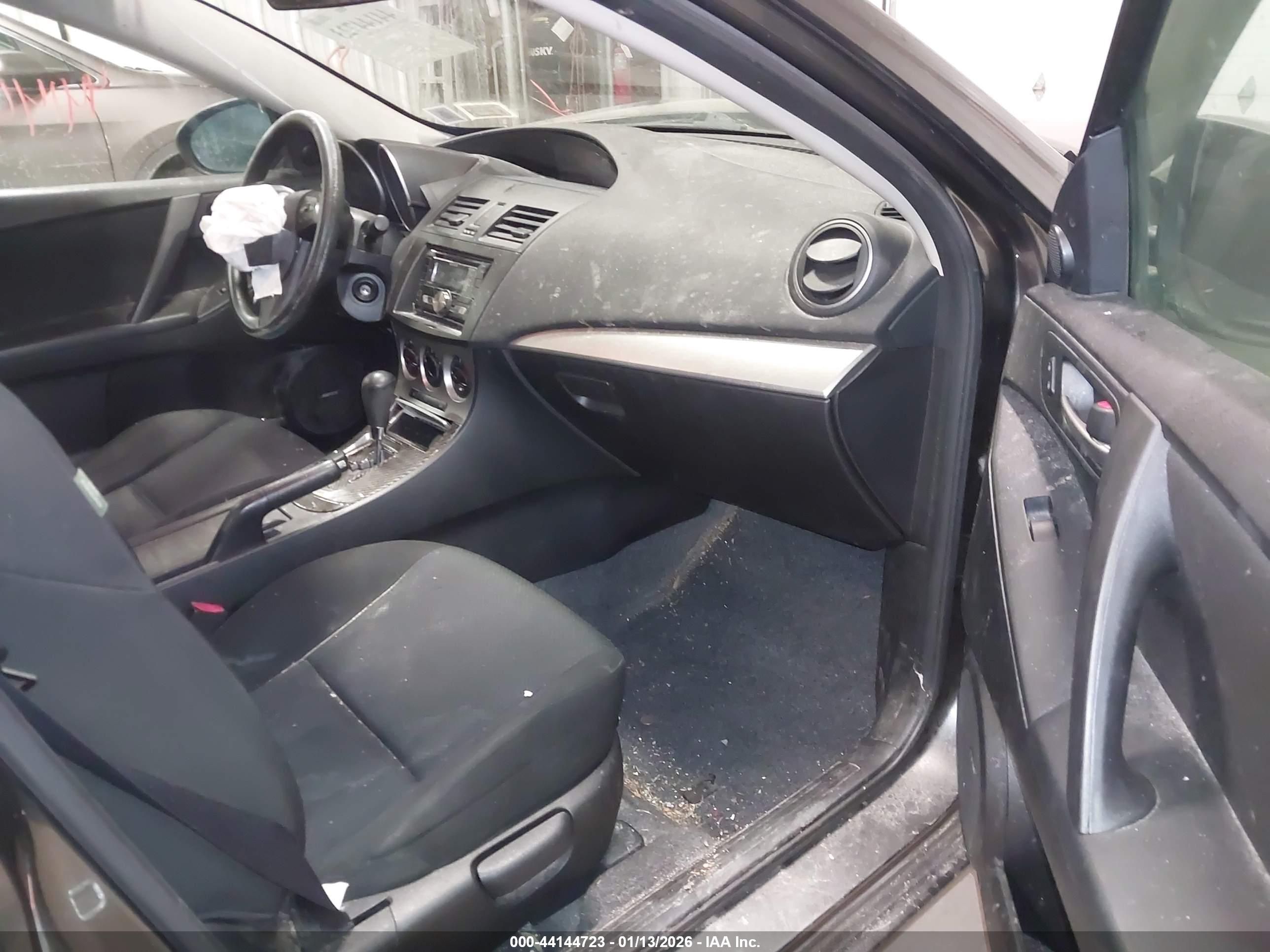 MAZDA MAZDA3 image 5