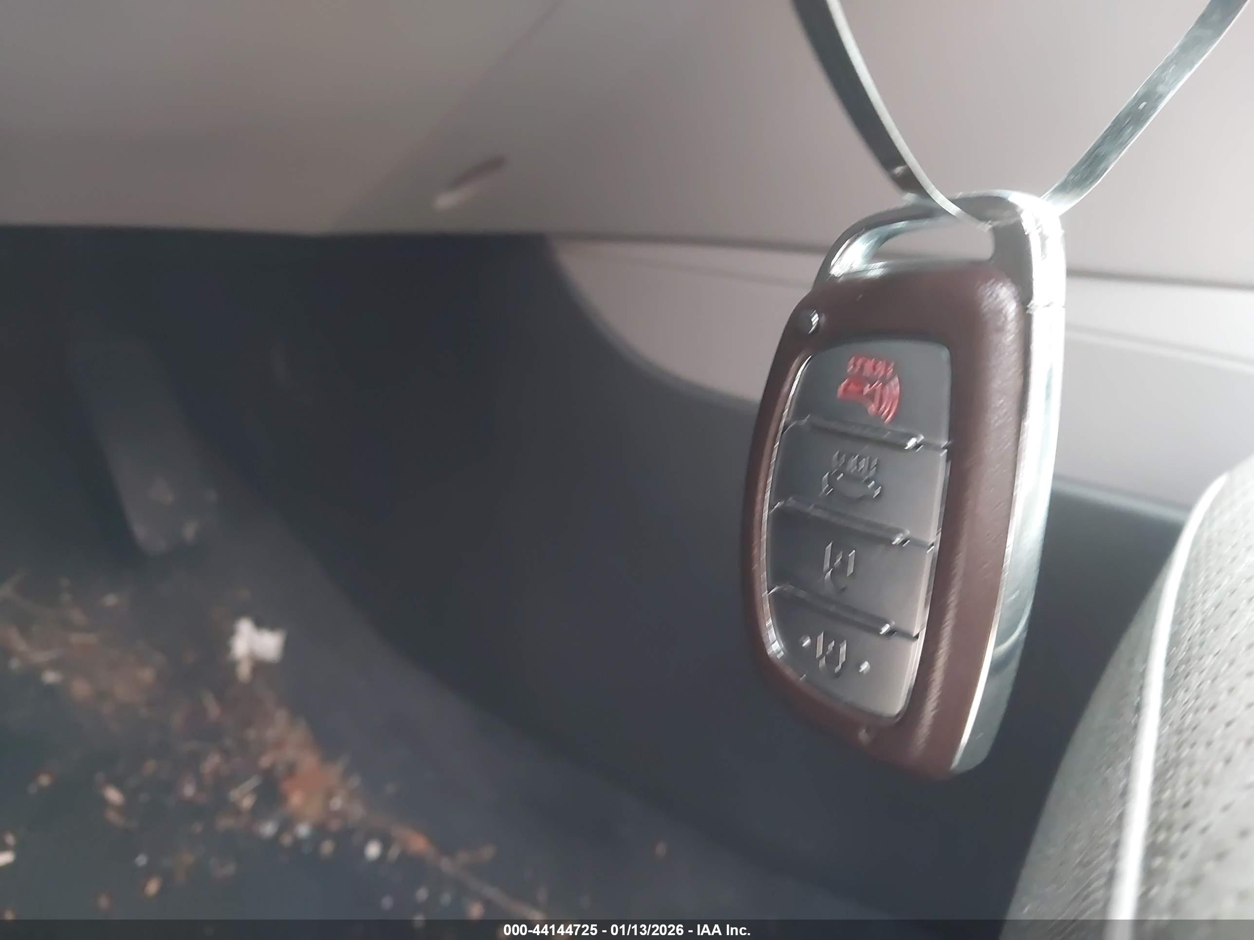 HYUNDAI ELANTRA image 11