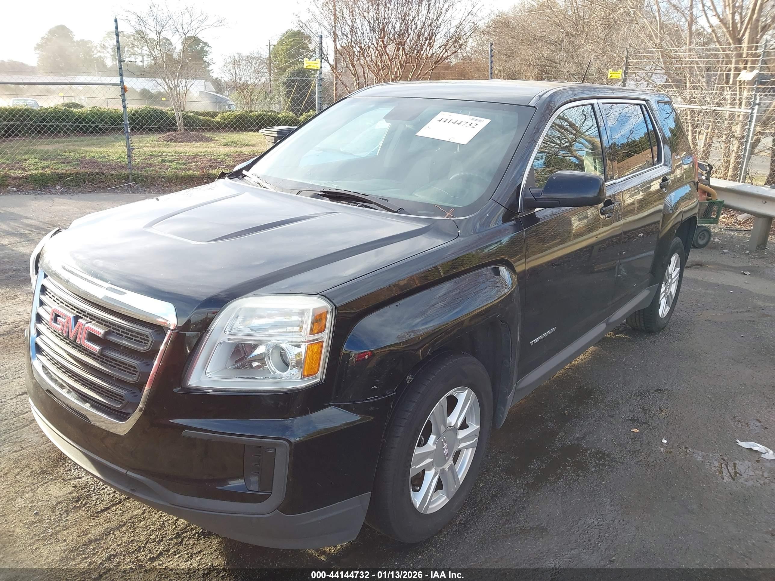 GMC TERRAIN image 2