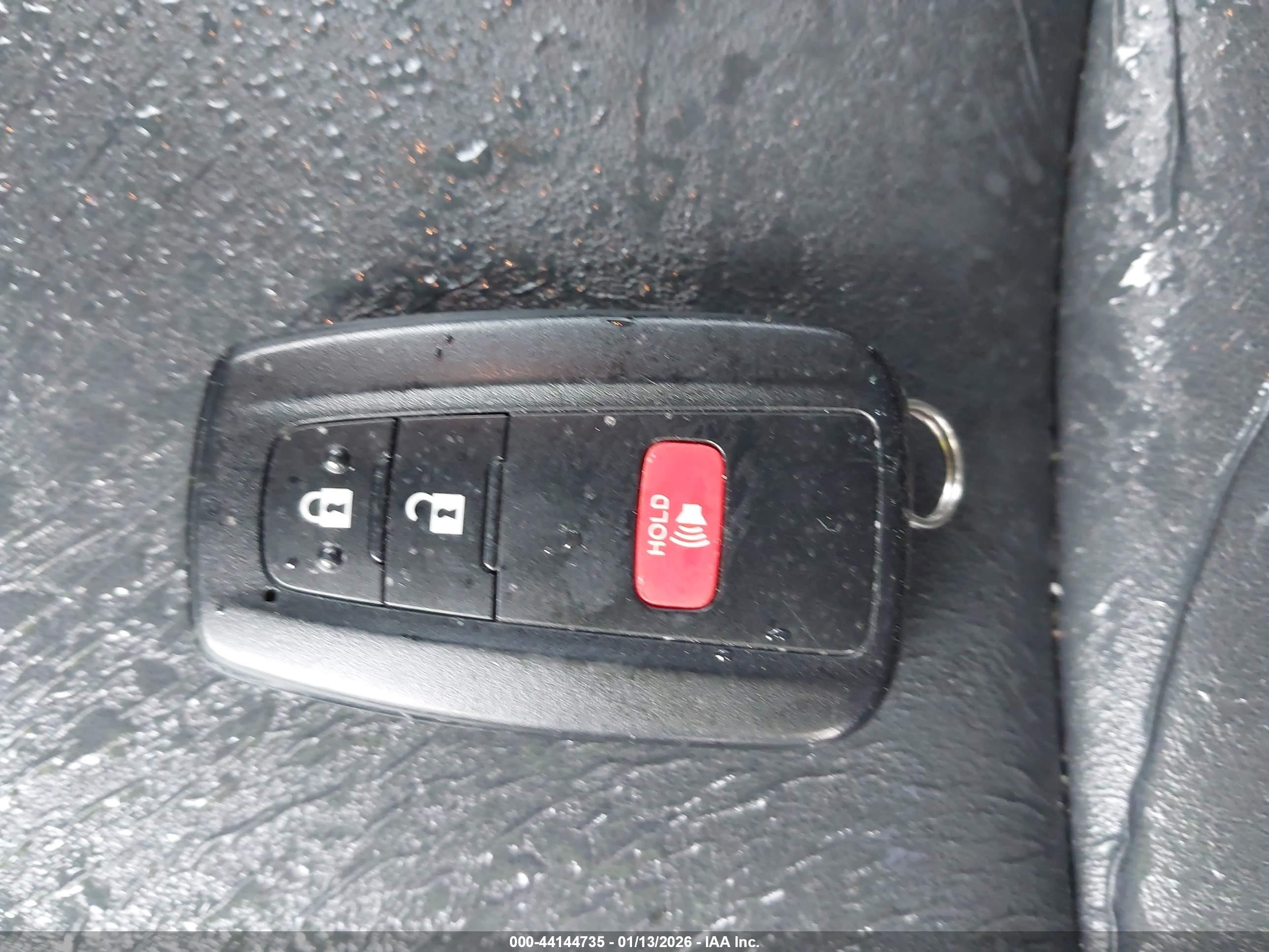 TOYOTA PRIUS image 11
