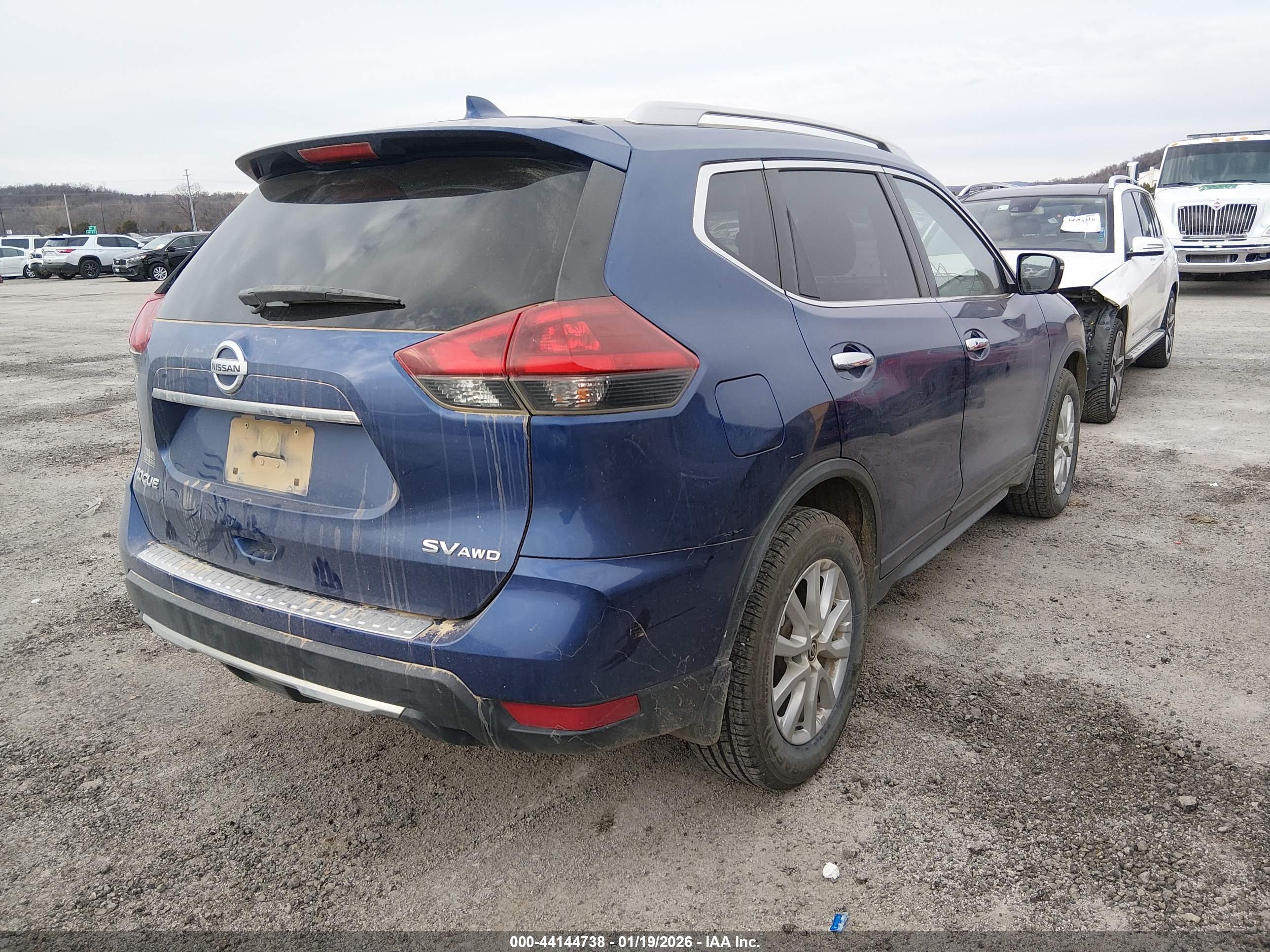 NISSAN ROGUE image 4