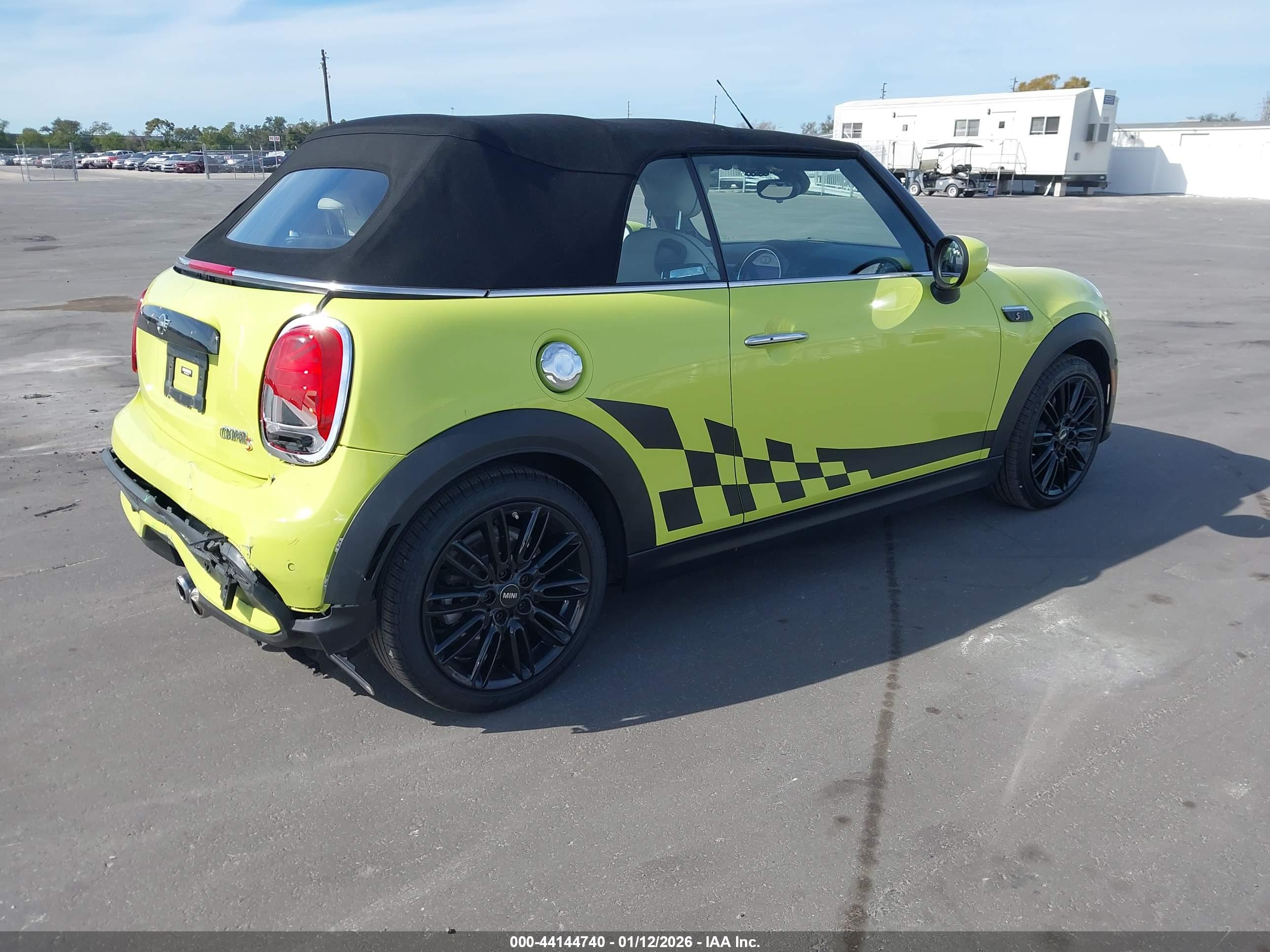 MINI CONVERTIBLE image 4