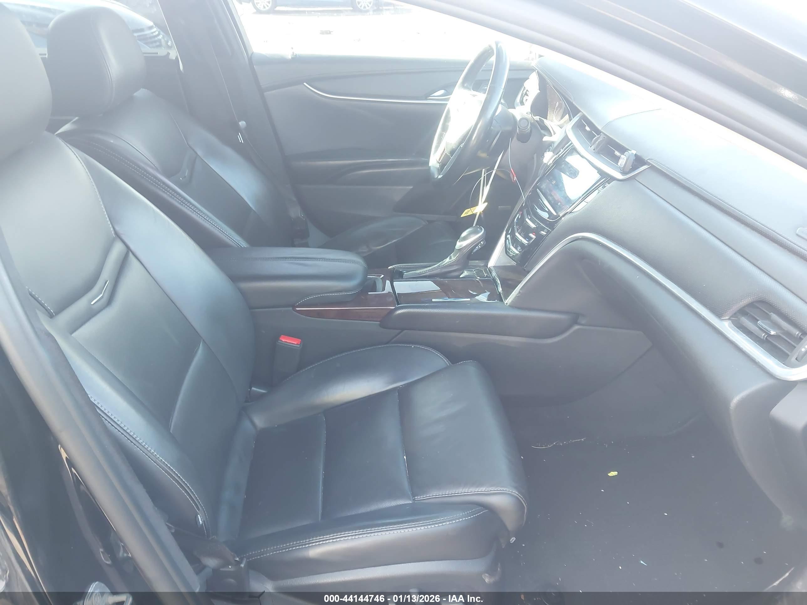 CADILLAC XTS image 5