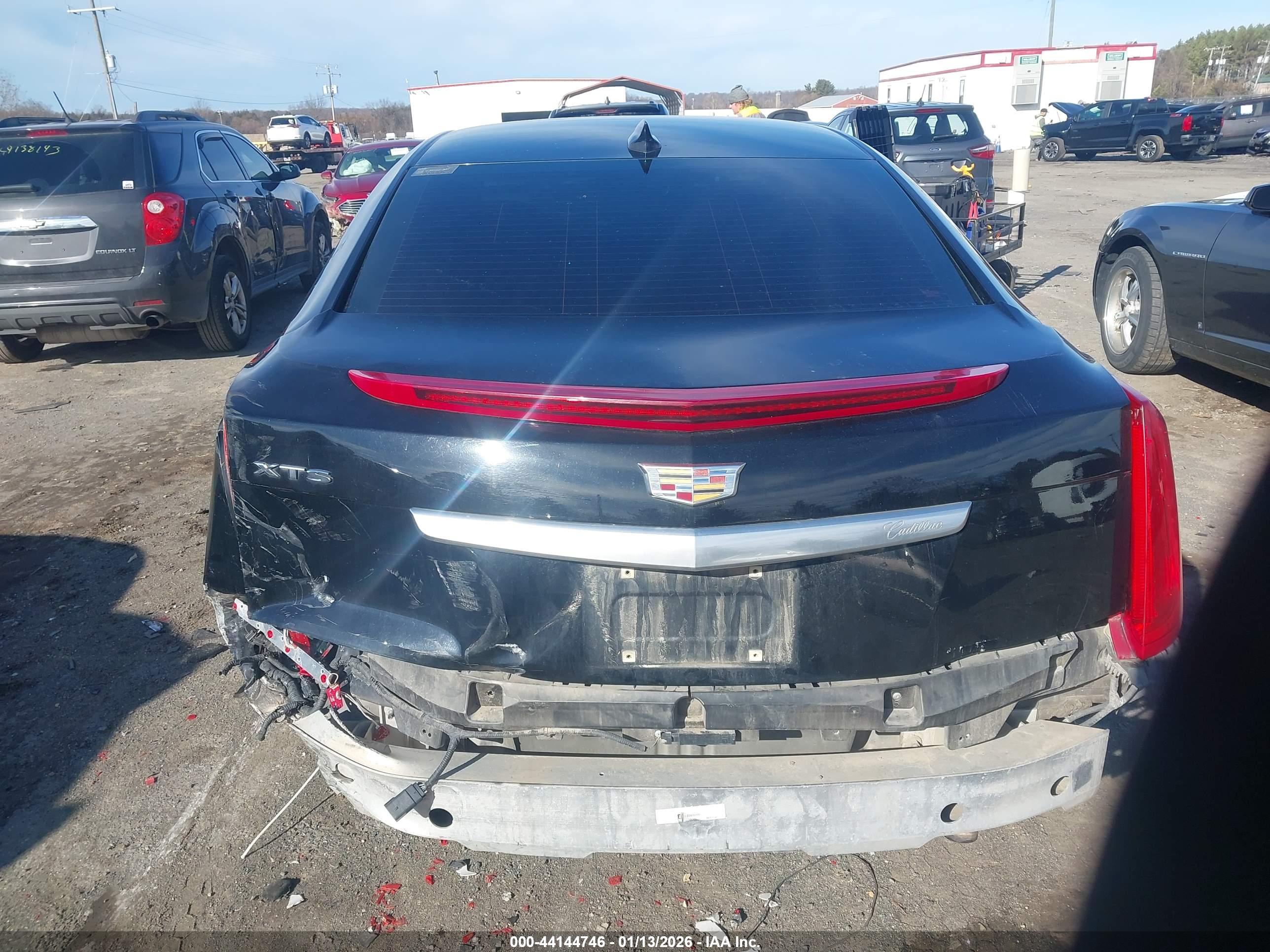 CADILLAC XTS image 6