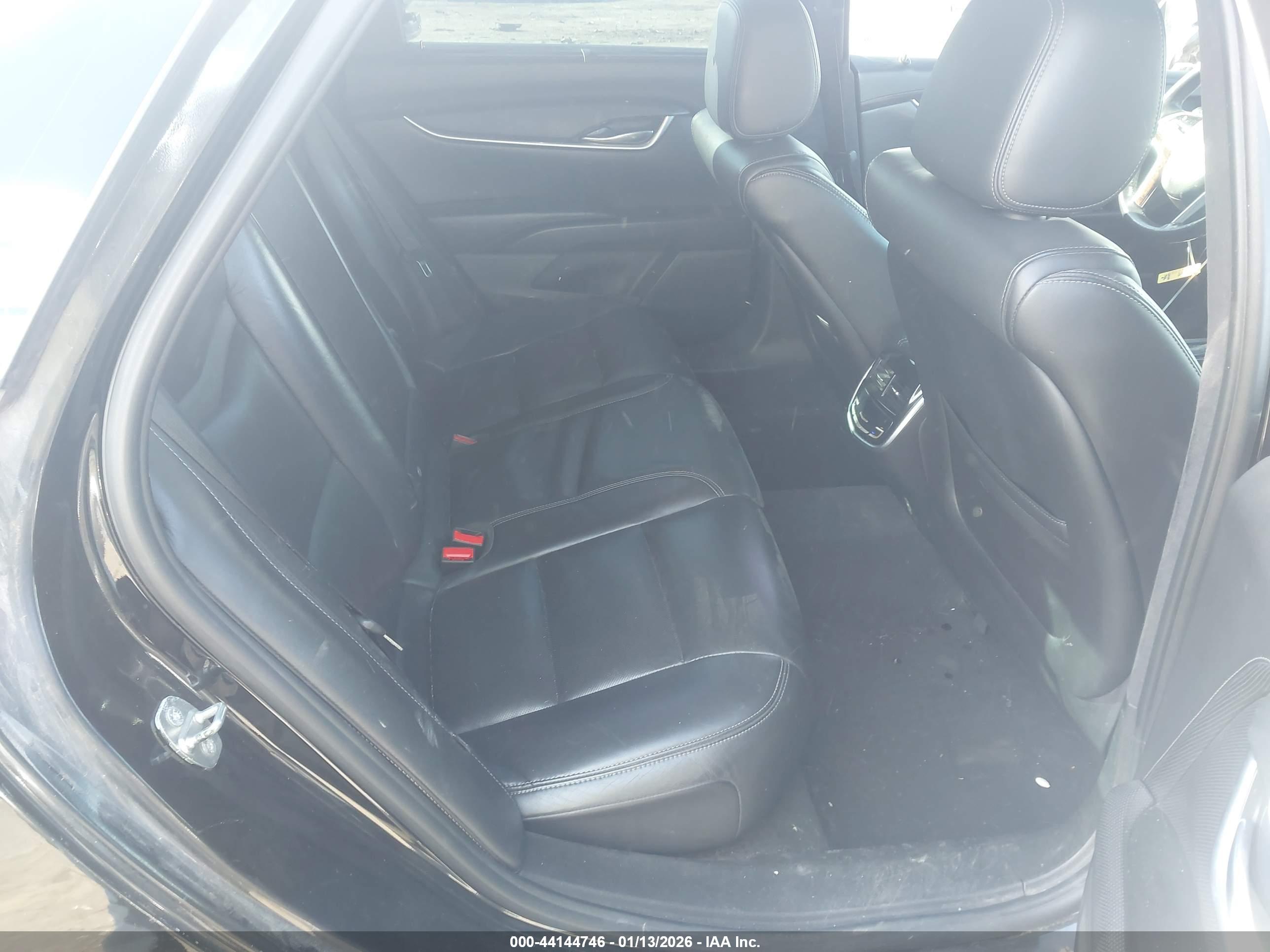 CADILLAC XTS image 8
