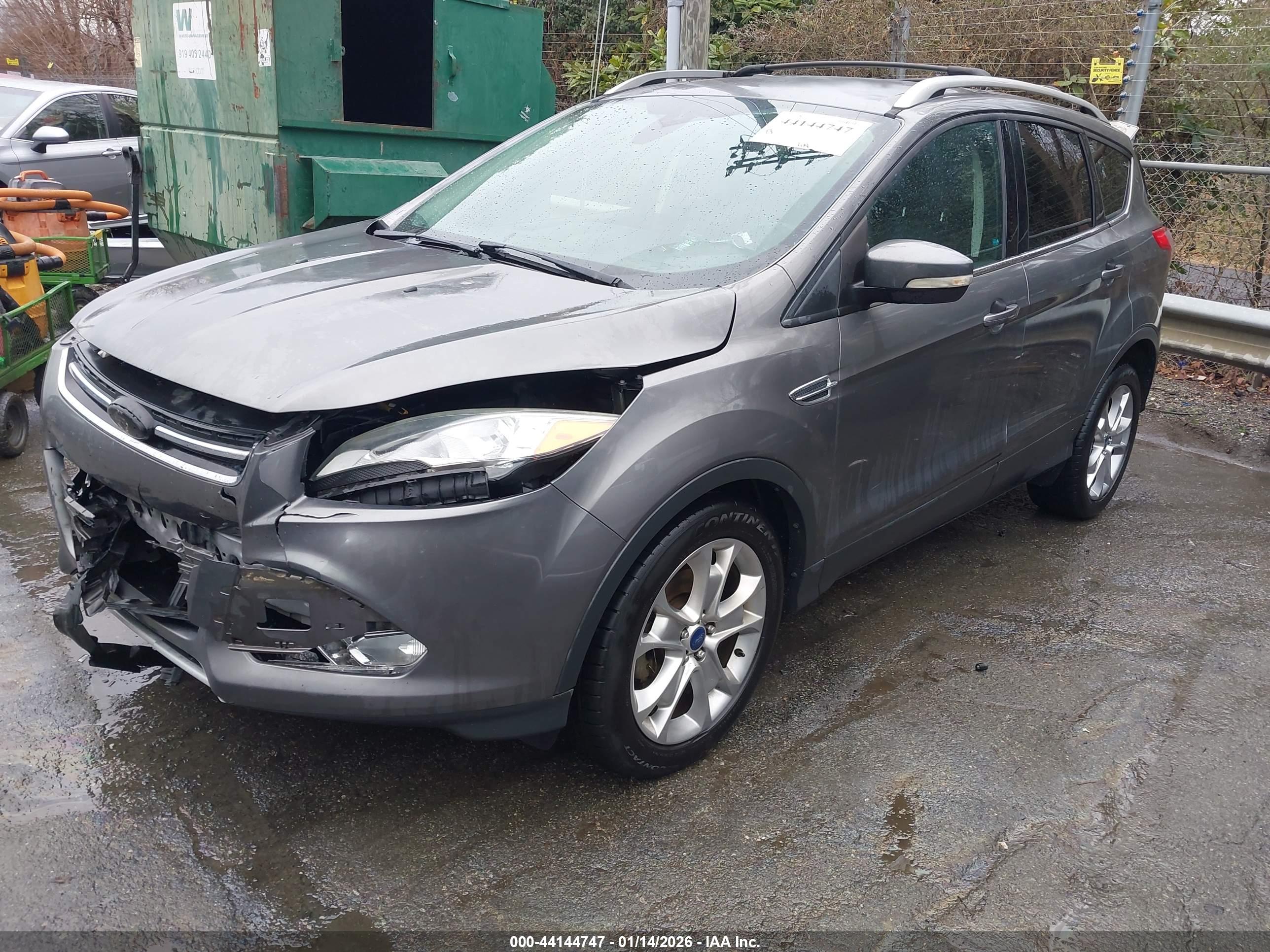 FORD ESCAPE image 2