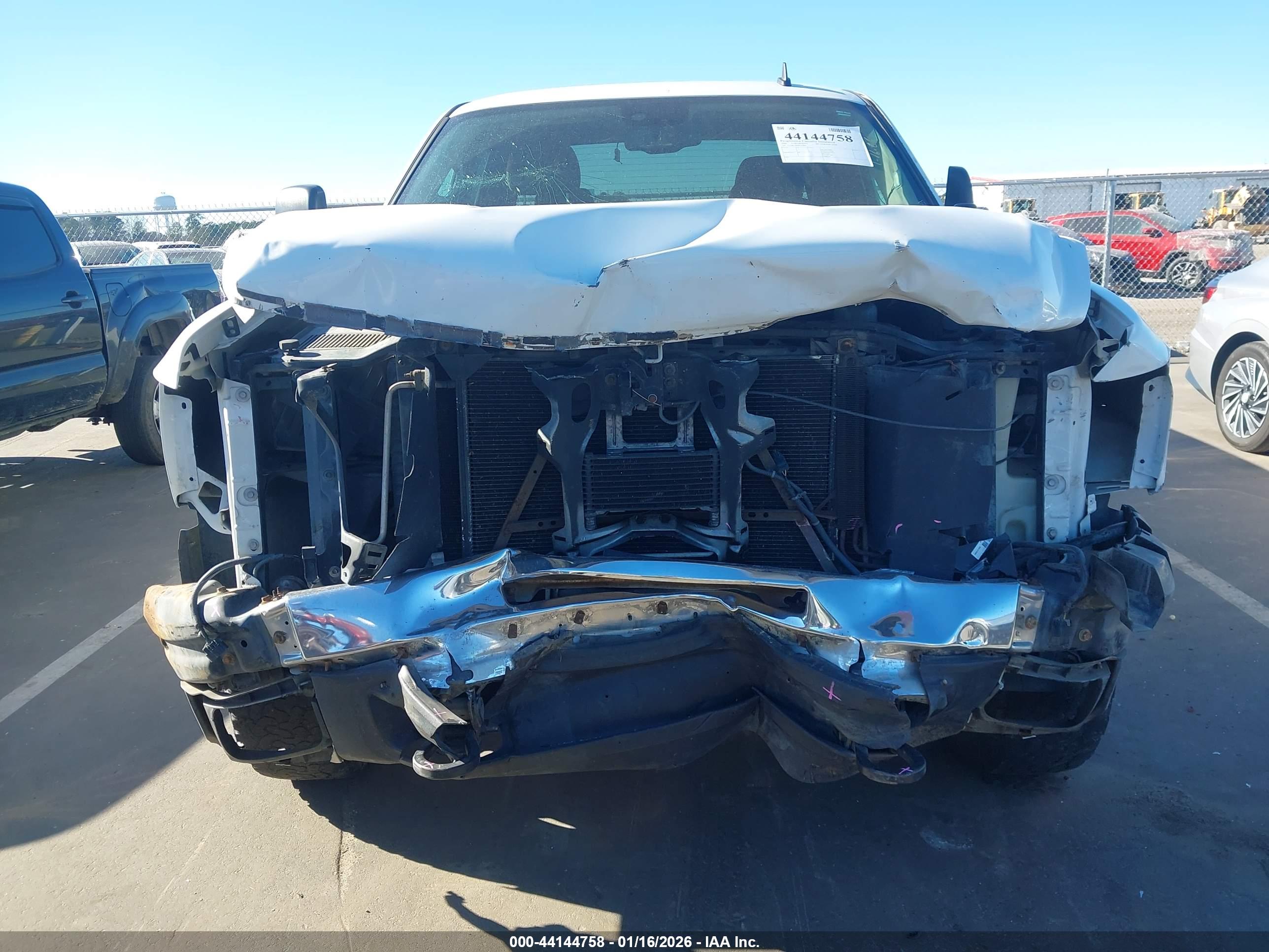 CHEVROLET SILVERADO image 6