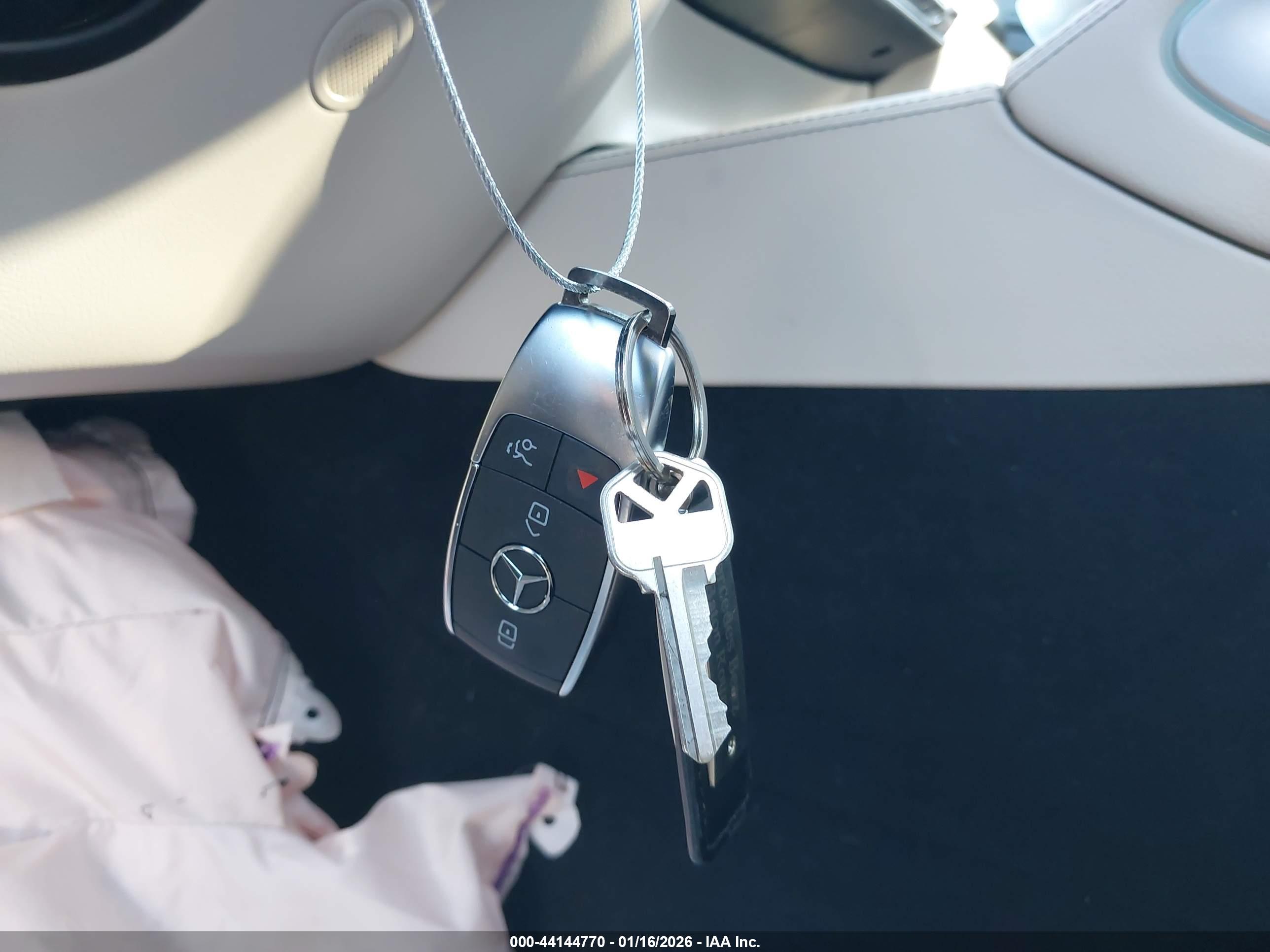 MERCEDES-BENZ GLE image 11