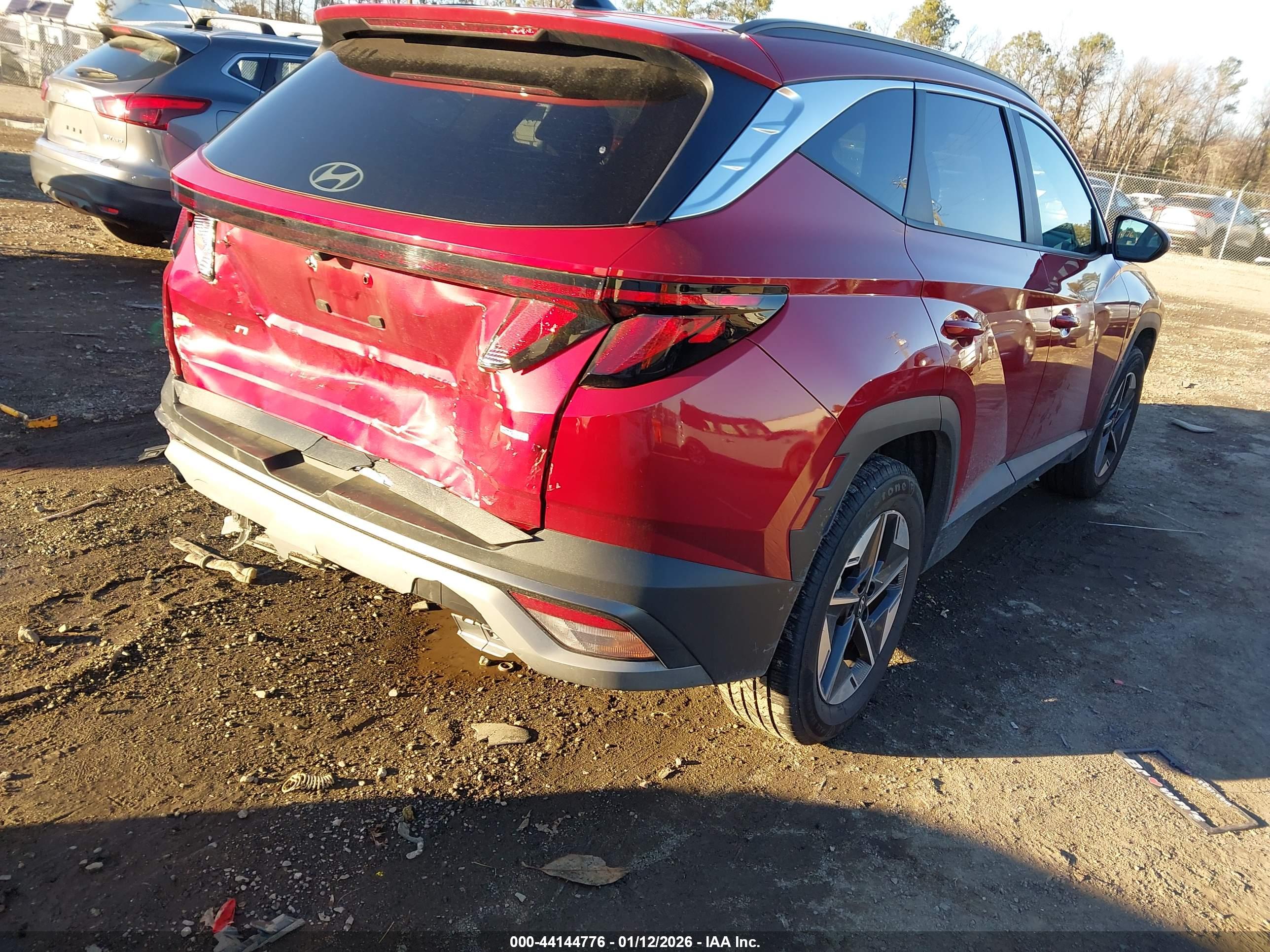 HYUNDAI TUCSON image 4