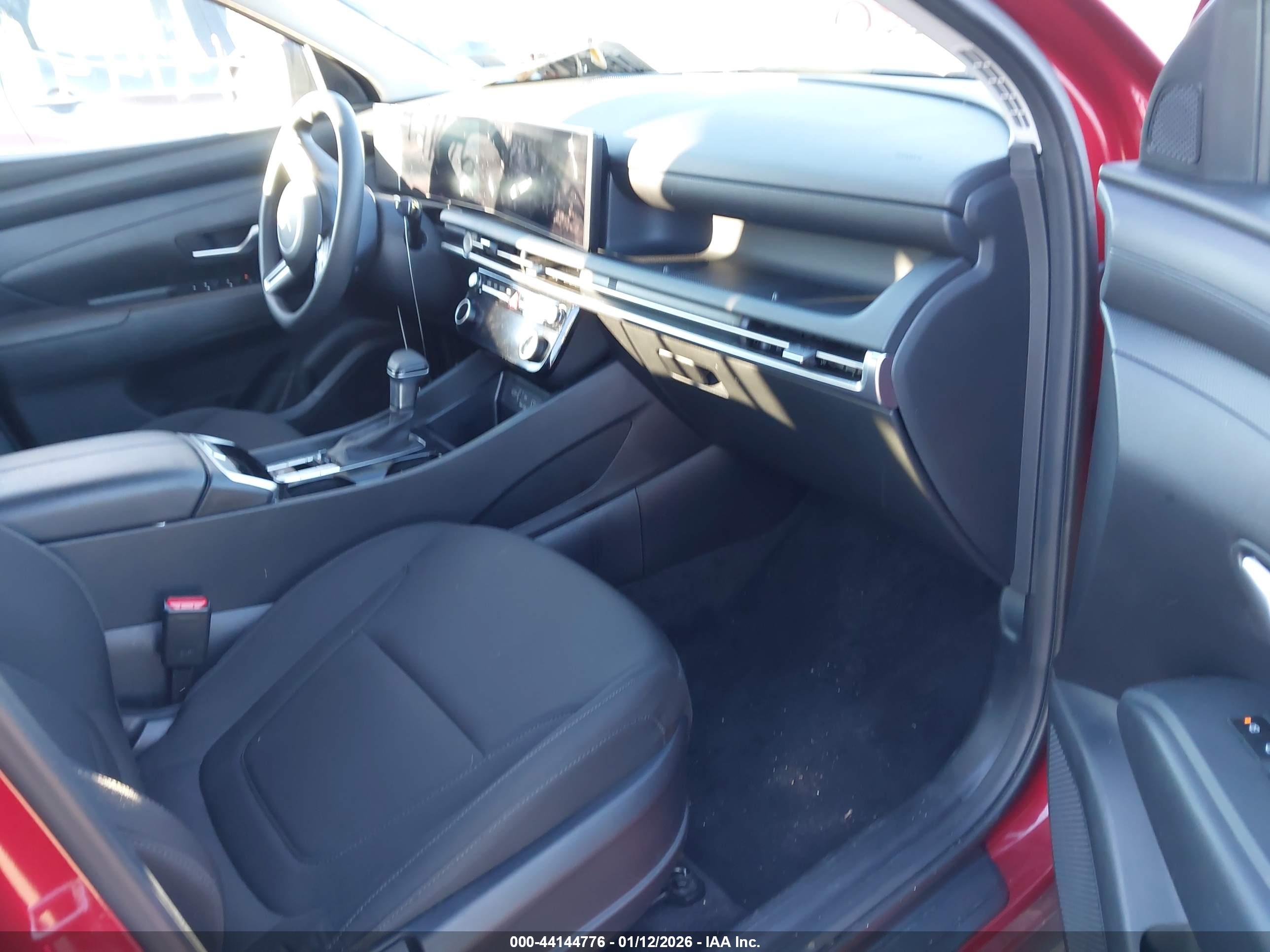 HYUNDAI TUCSON image 5