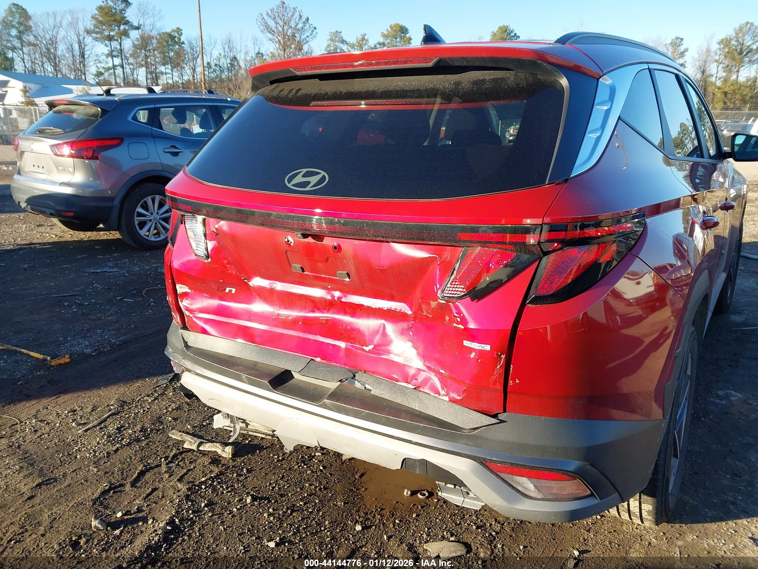 HYUNDAI TUCSON image 6