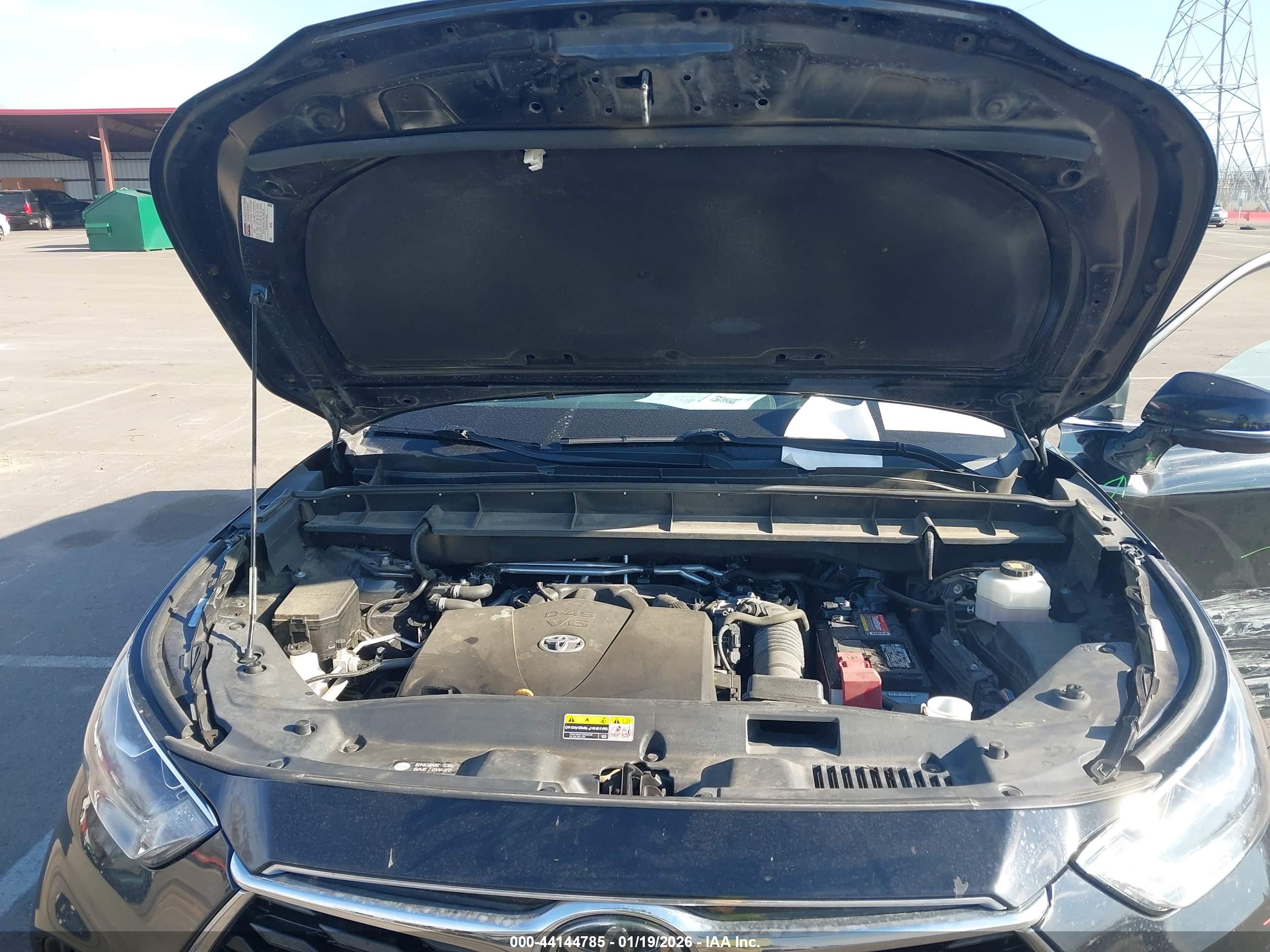 TOYOTA HIGHLANDER image 10