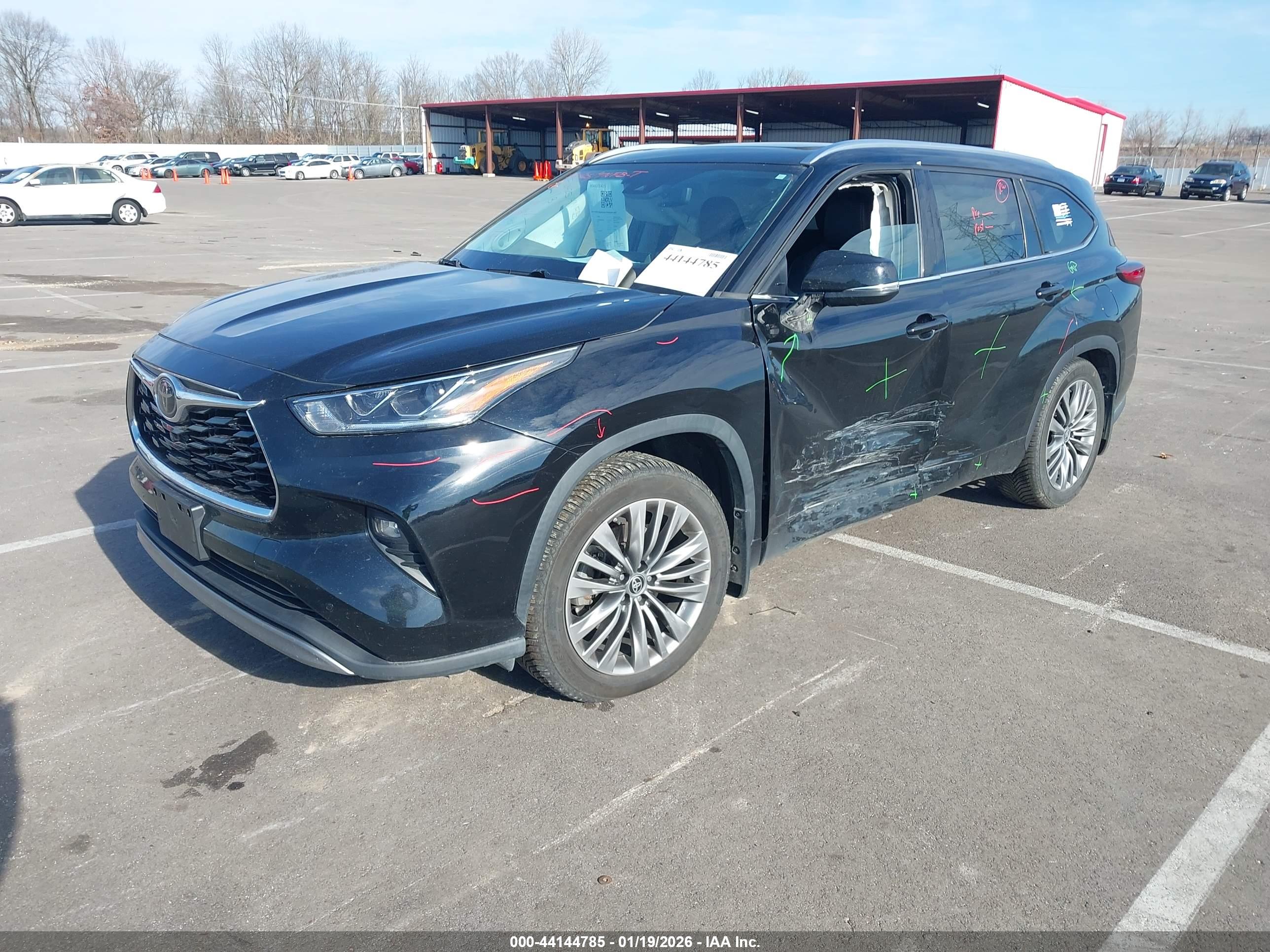 TOYOTA HIGHLANDER image 2