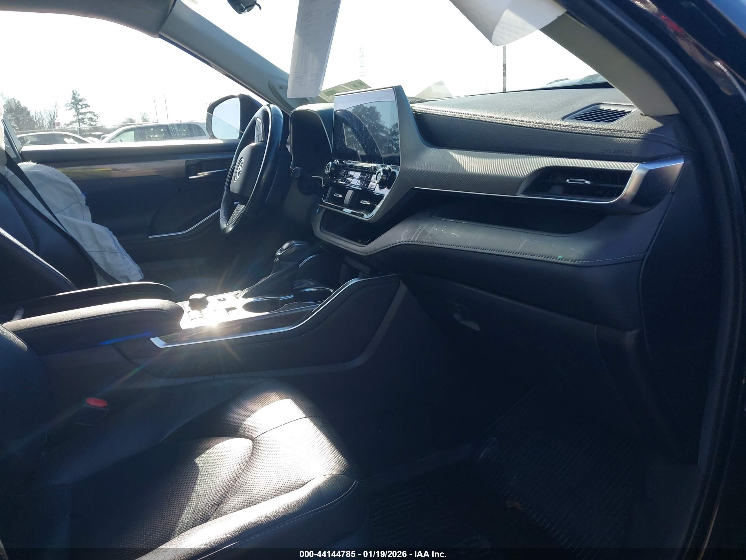 TOYOTA HIGHLANDER image 5