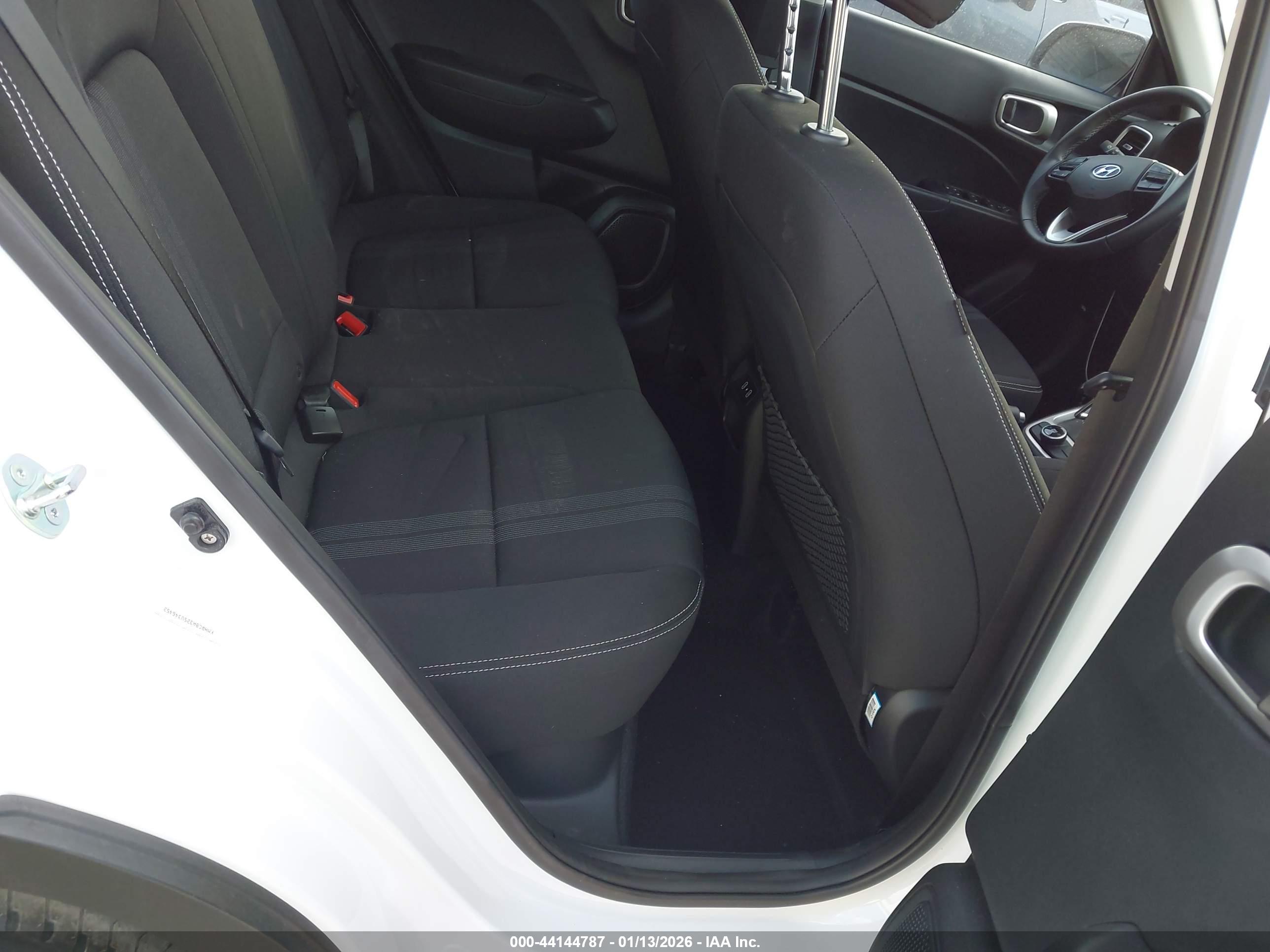 HYUNDAI VENUE image 8
