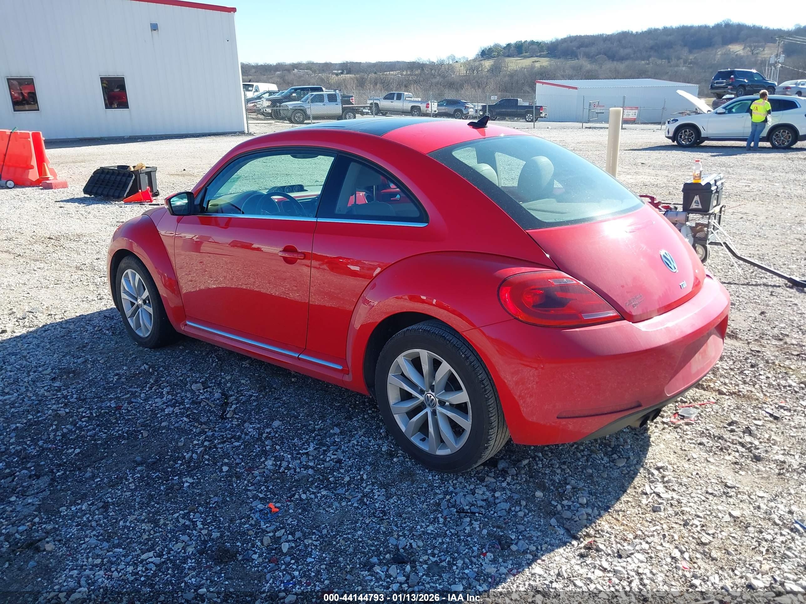 VOLKSWAGEN BEETLE image 3