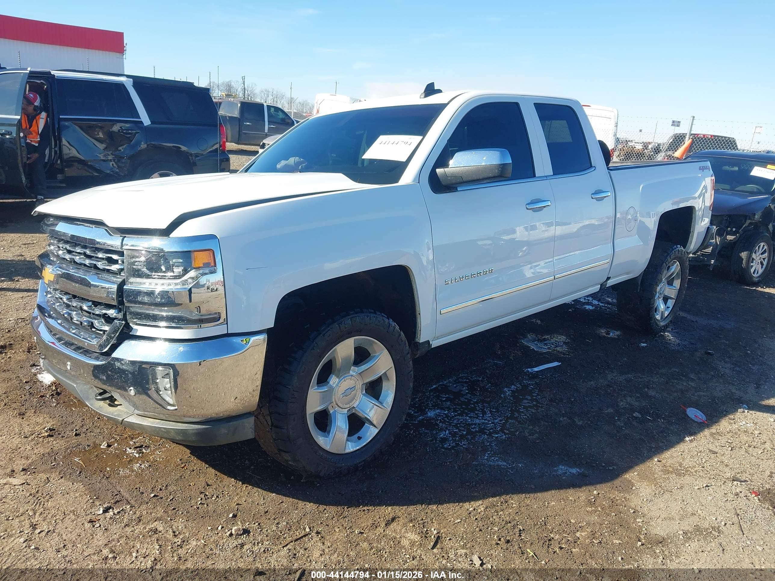 CHEVROLET SILVERADO image 2