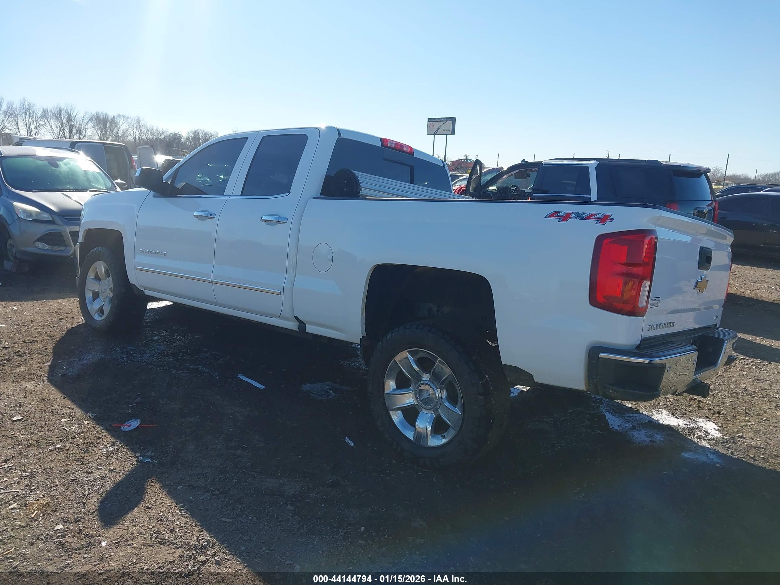CHEVROLET SILVERADO image 3