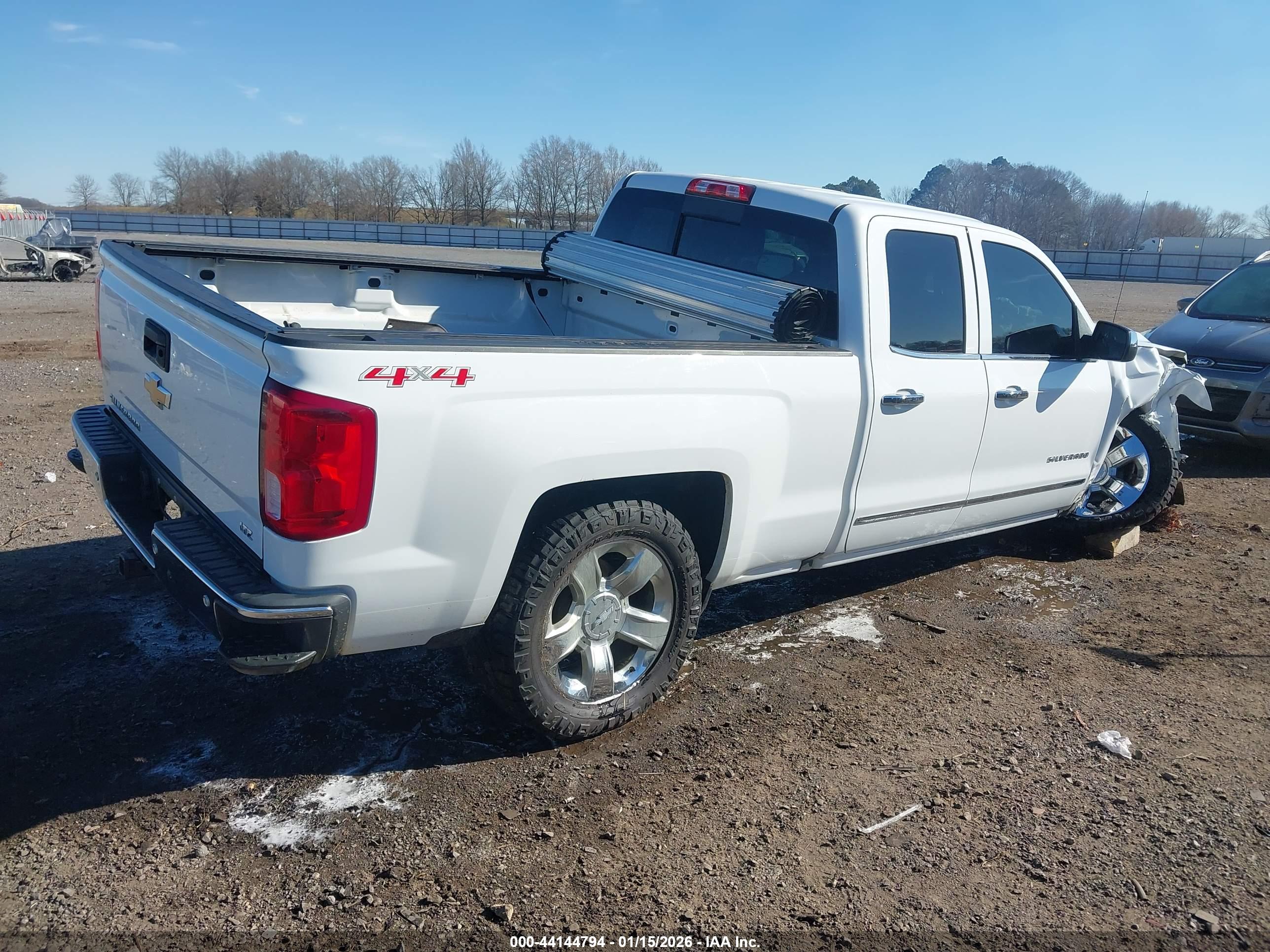 CHEVROLET SILVERADO image 4