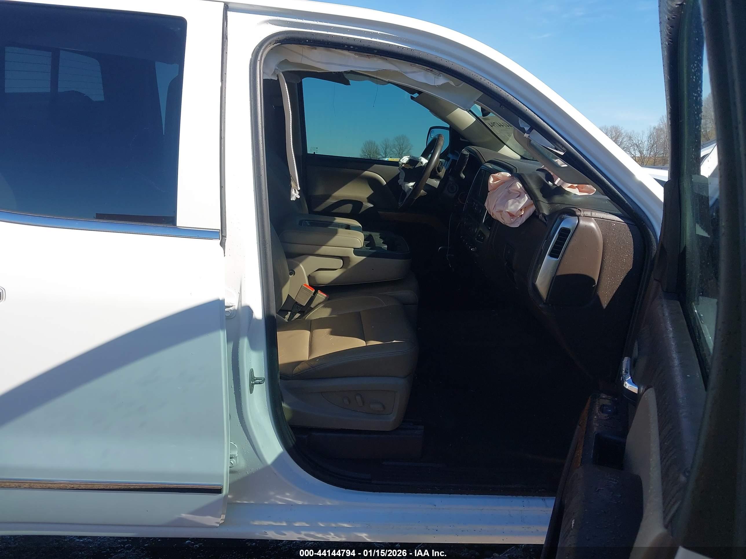 CHEVROLET SILVERADO image 5