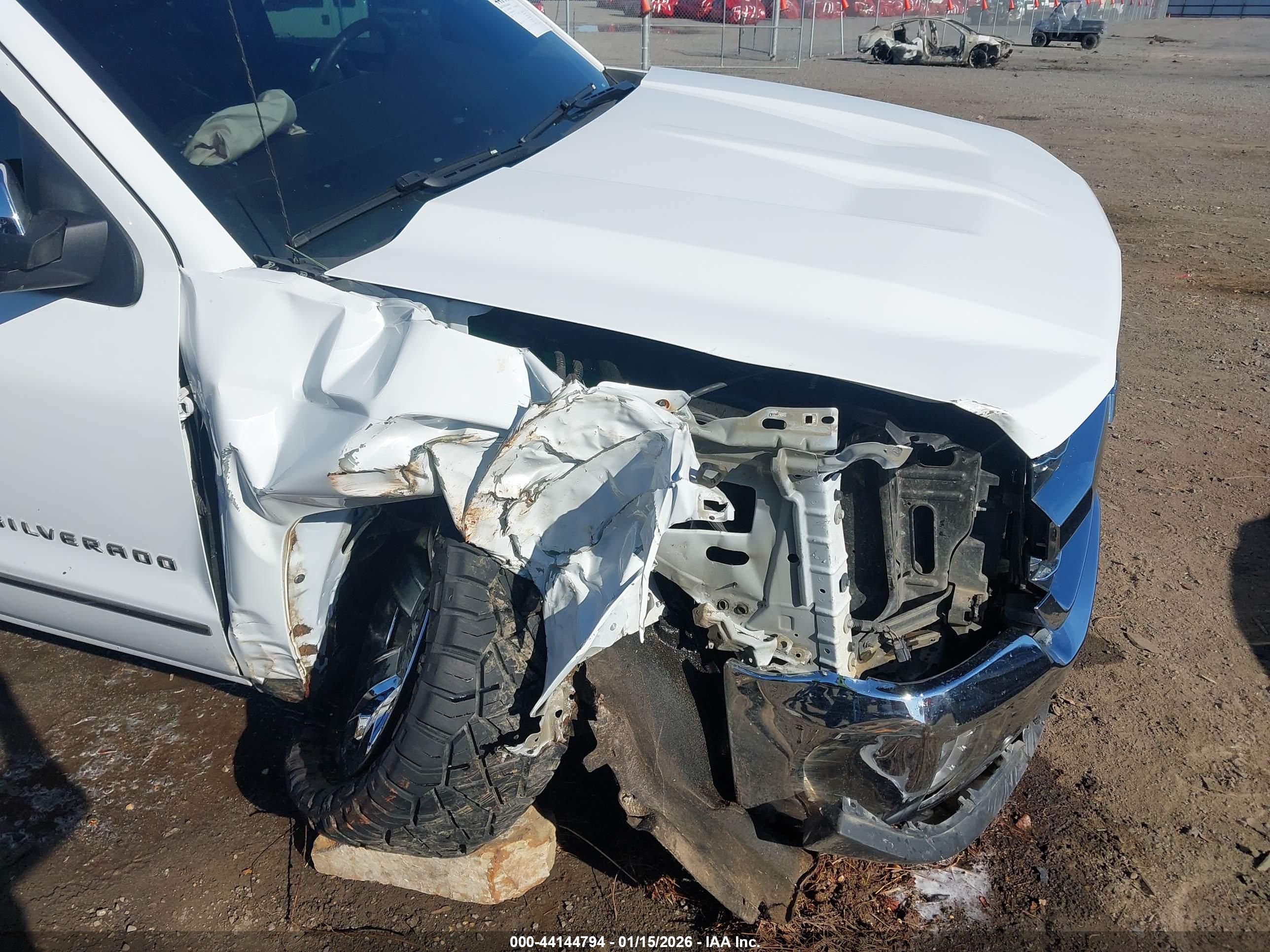 CHEVROLET SILVERADO image 6