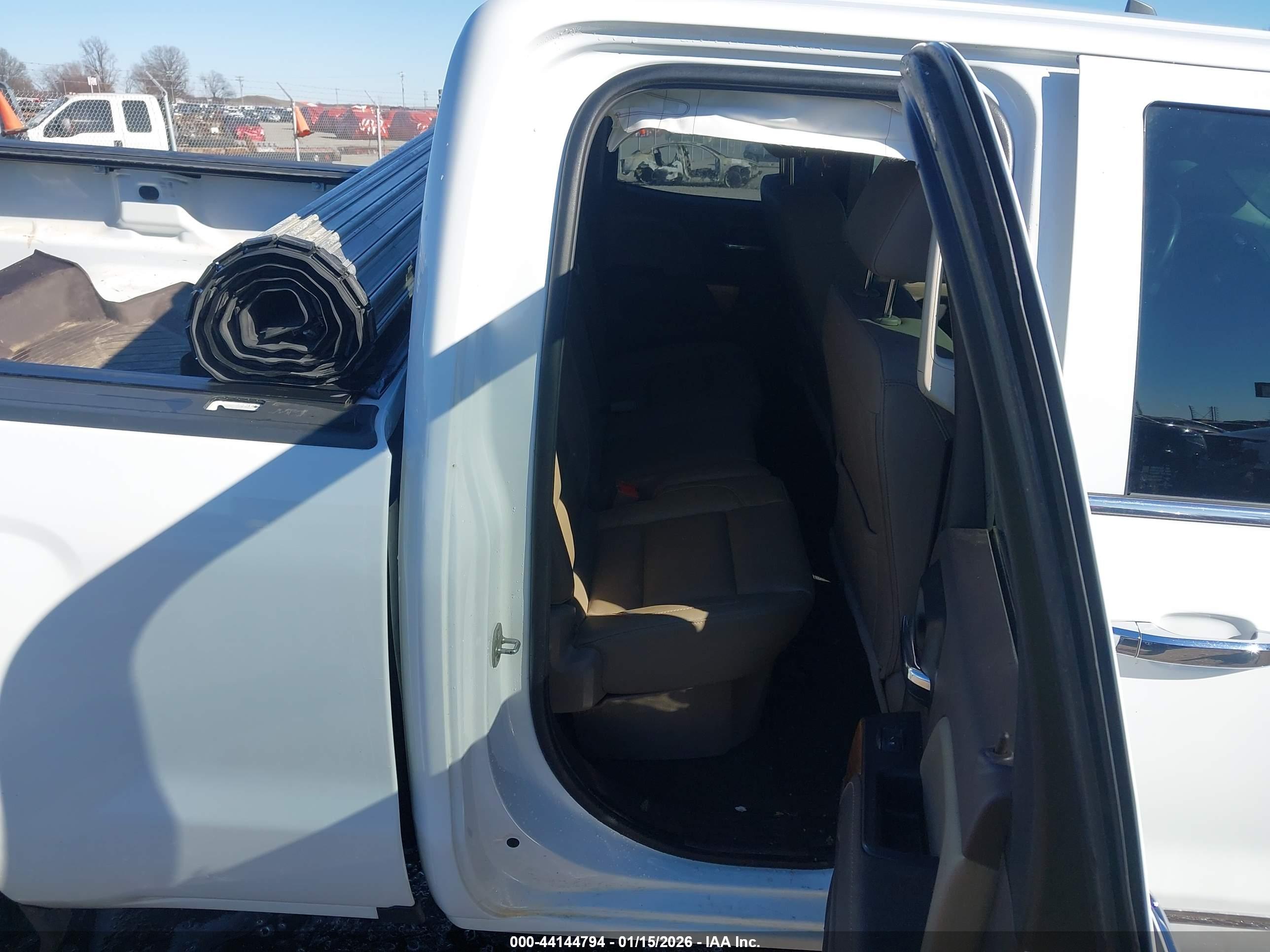 CHEVROLET SILVERADO image 8