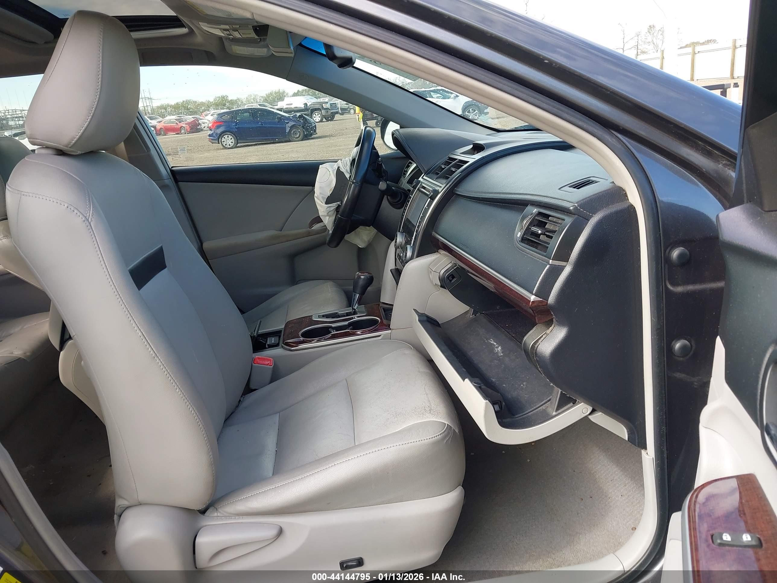TOYOTA CAMRY image 5