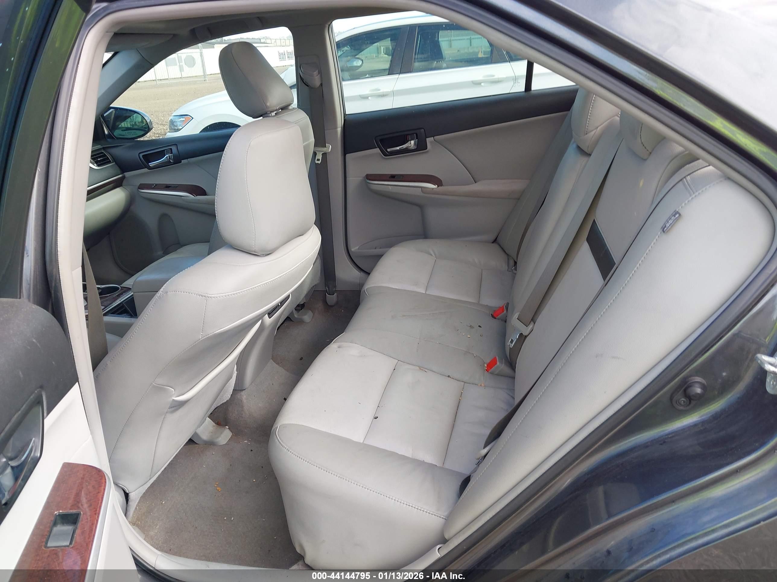 TOYOTA CAMRY image 8