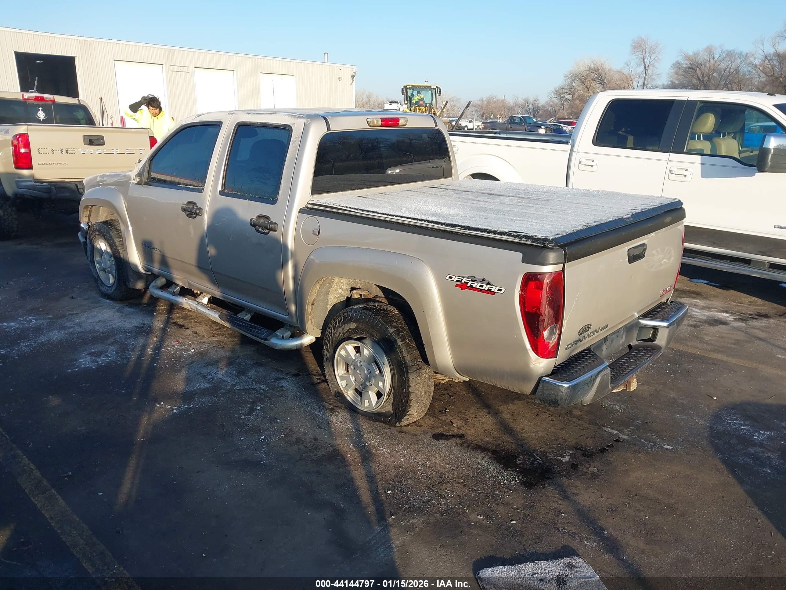 GMC CANYON image 3
