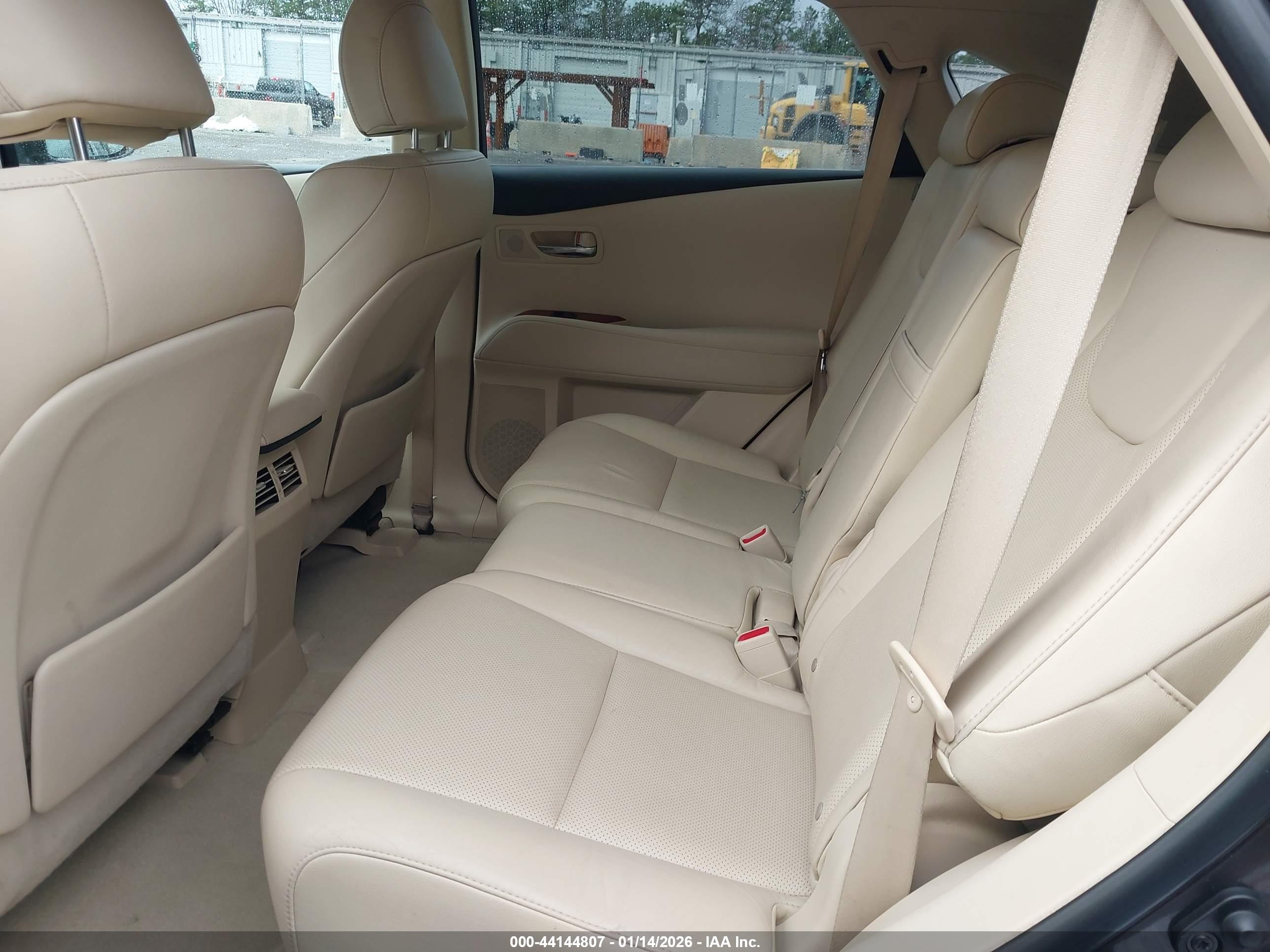 LEXUS RX image 8