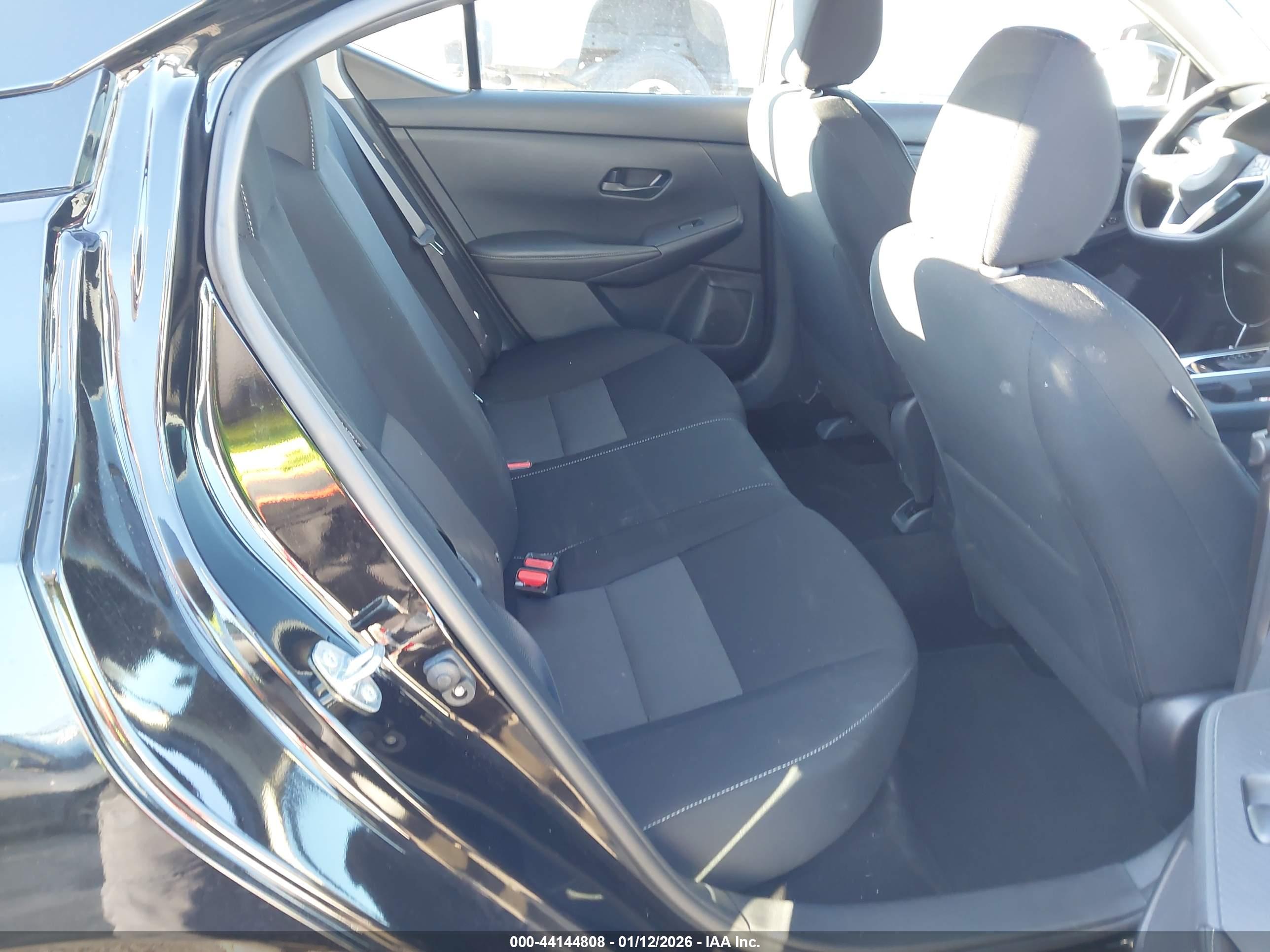 NISSAN SENTRA image 8