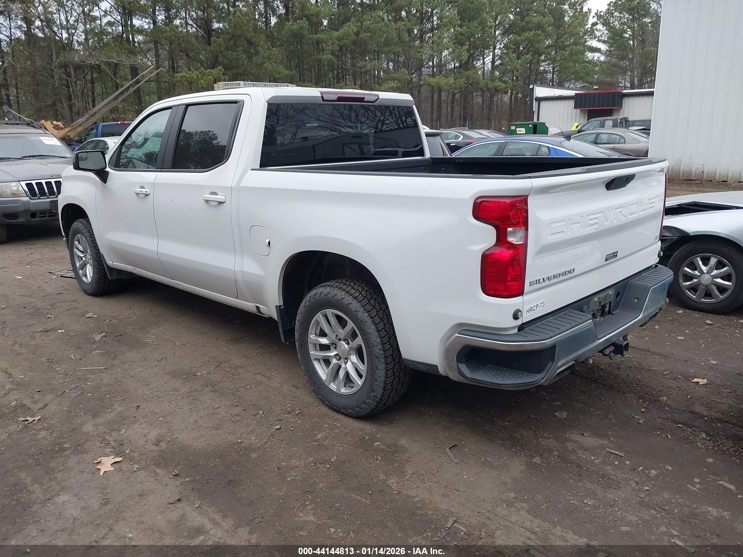 CHEVROLET SILVERADO image 3