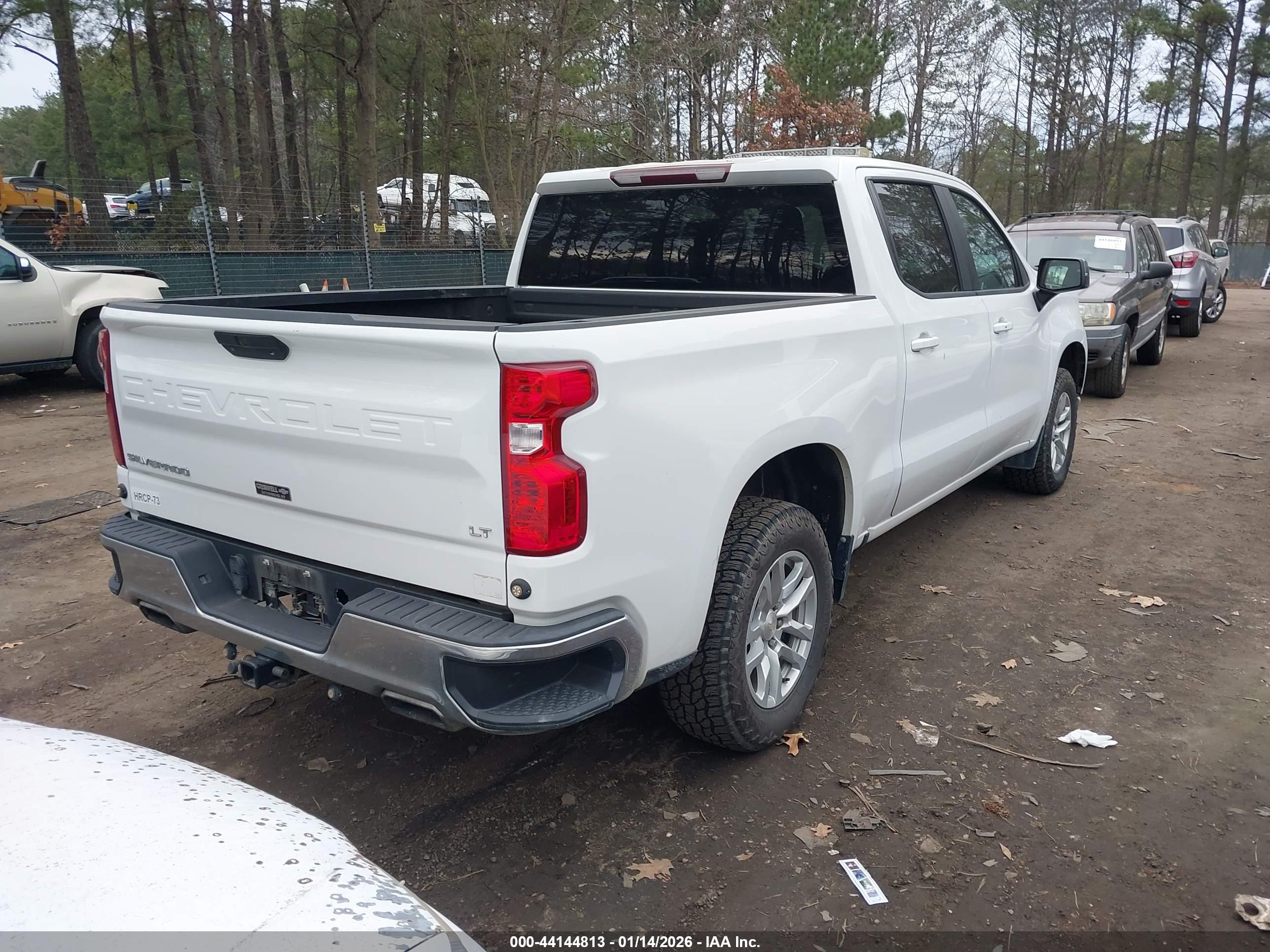 CHEVROLET SILVERADO image 4