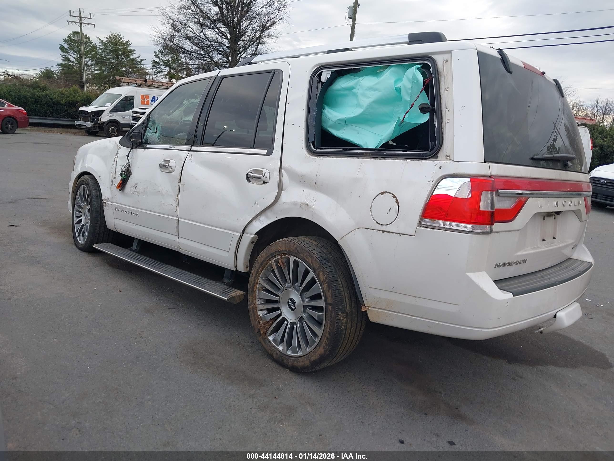 LINCOLN NAVIGATOR image 3