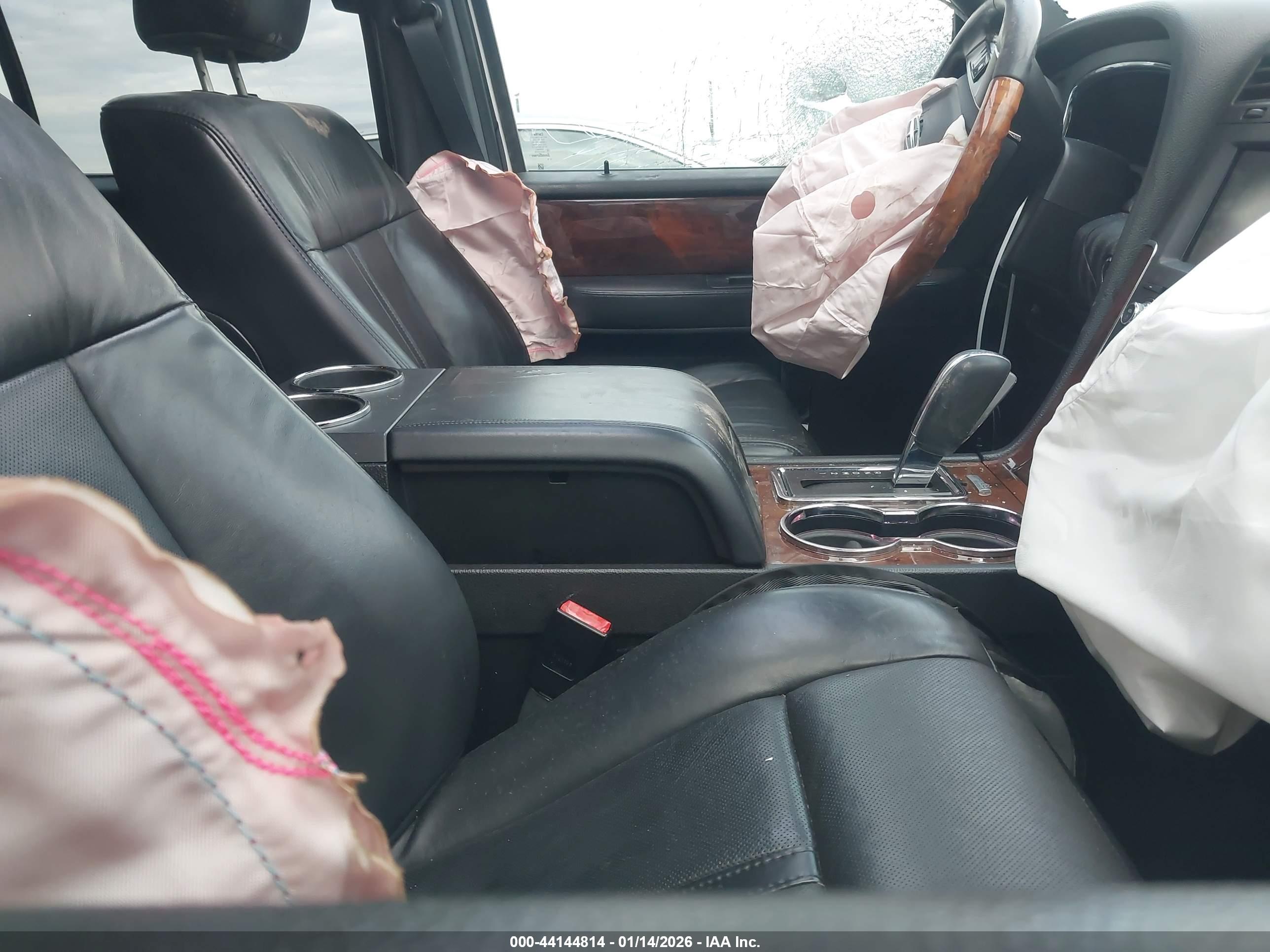 LINCOLN NAVIGATOR image 5