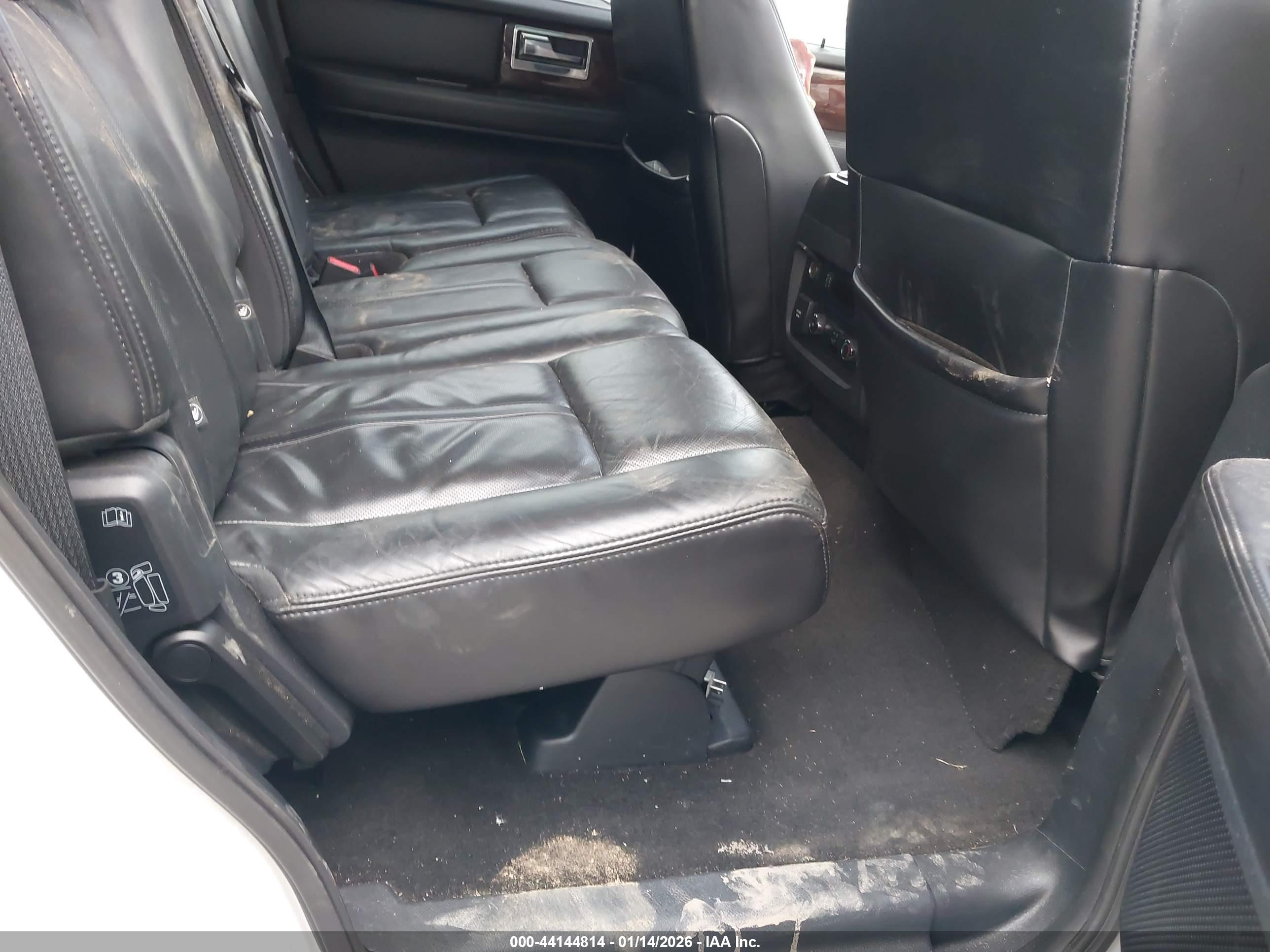 LINCOLN NAVIGATOR image 8