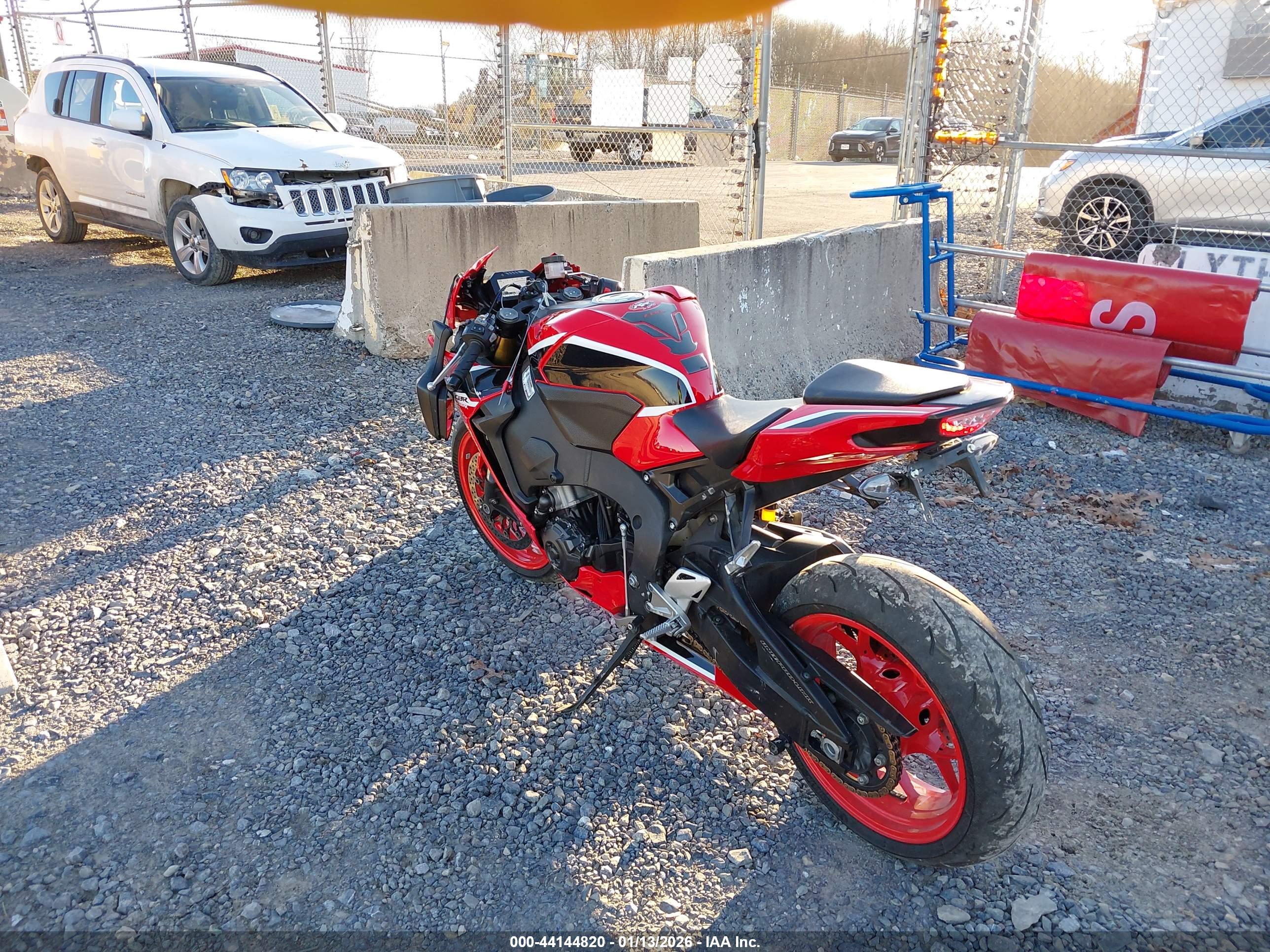 HONDA CBR1000 image 3